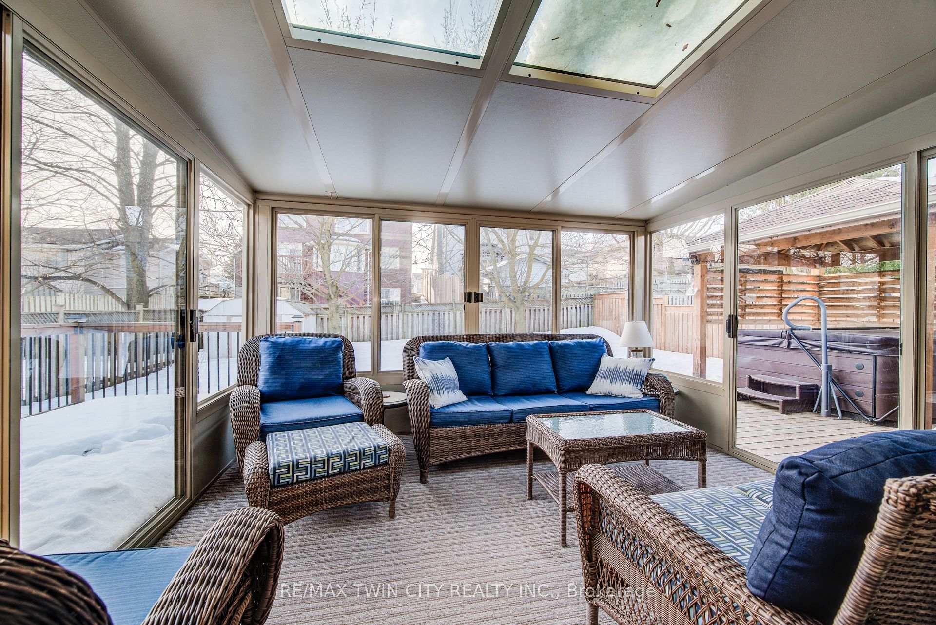 Photo 18 of 127 Fairlake Drive, Cambridge — HOMEH