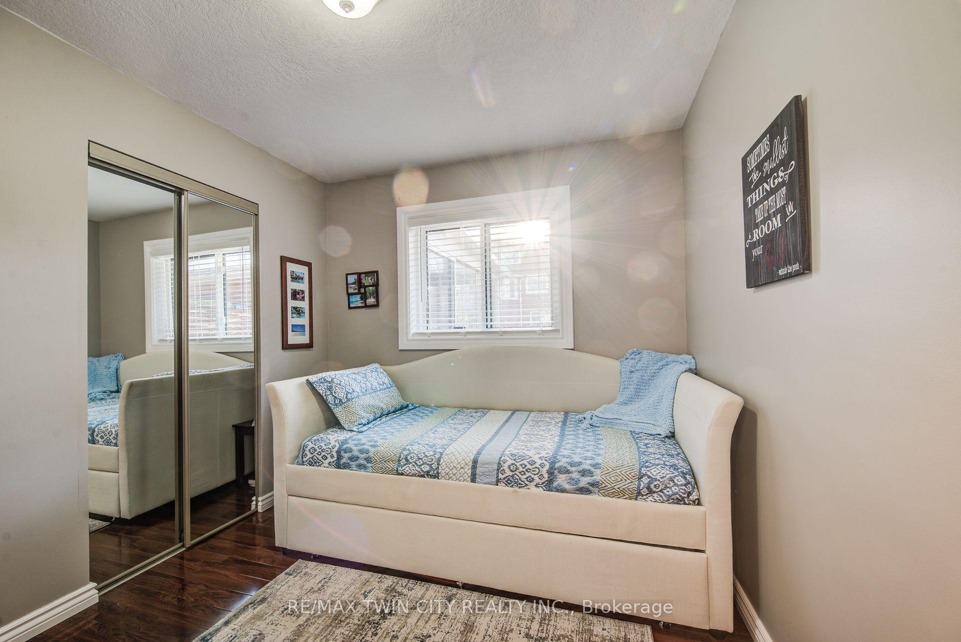 Photo 23 of 127 Fairlake Drive, Cambridge — HOMEH