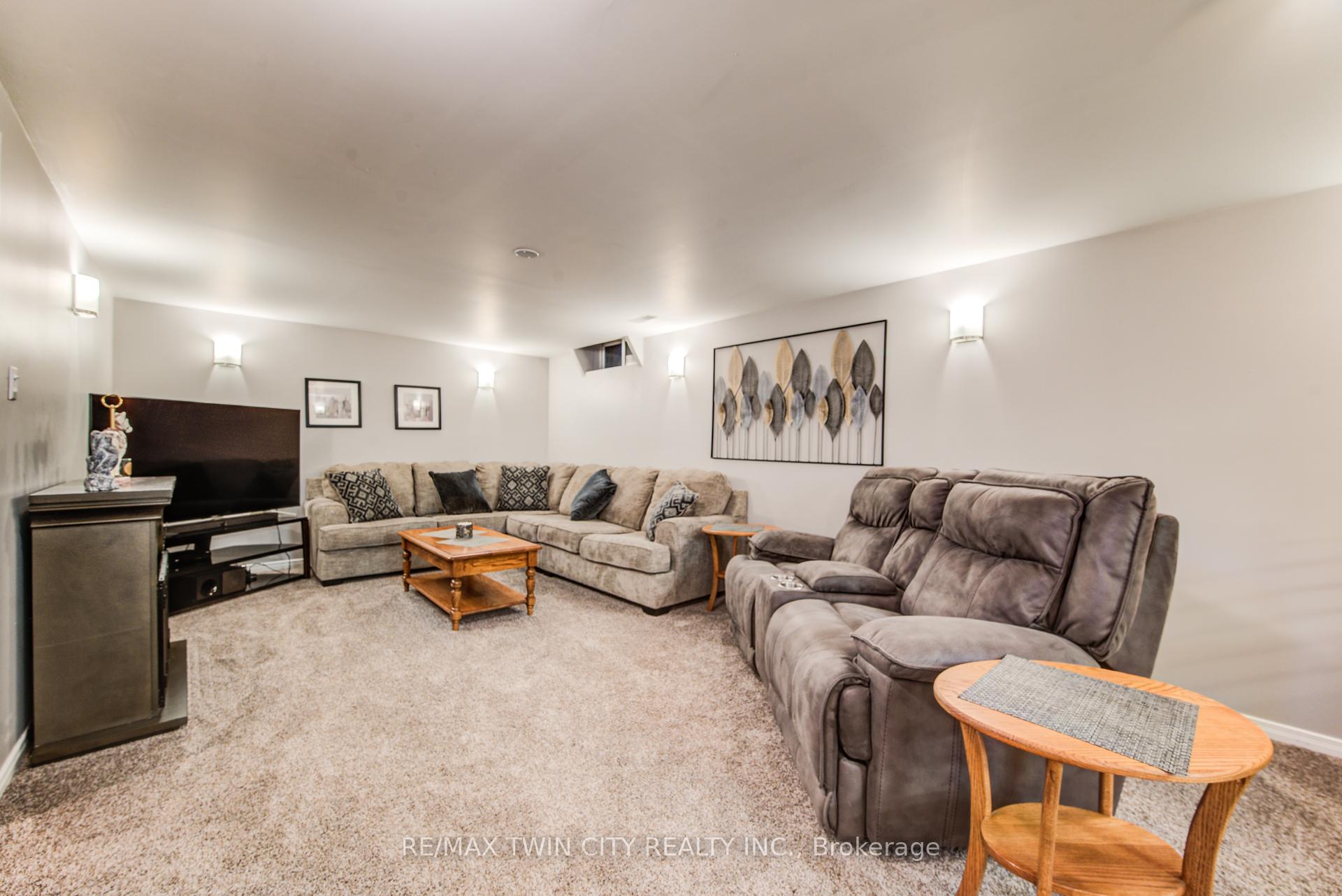 Photo 26 of 127 Fairlake Drive, Cambridge — HOMEH
