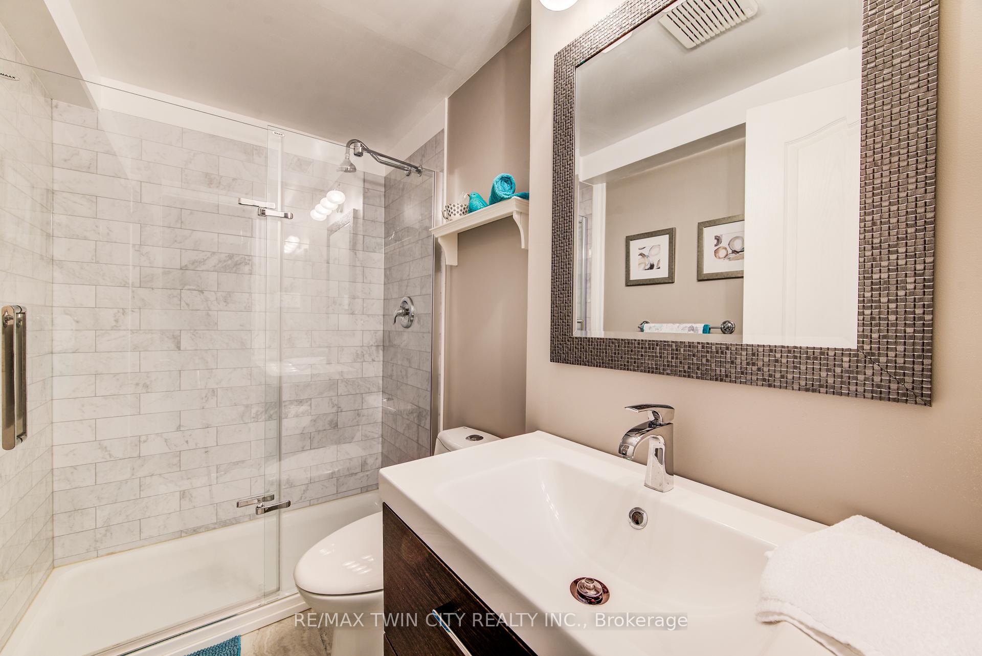 Photo 34 of 127 Fairlake Drive, Cambridge — HOMEH