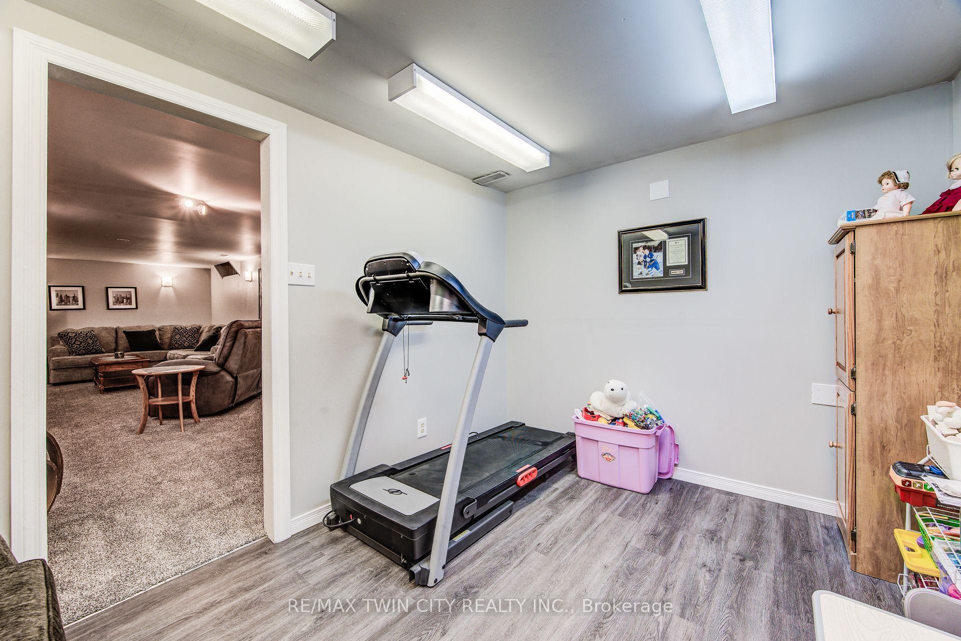 Photo 38 of 127 Fairlake Drive, Cambridge — HOMEH