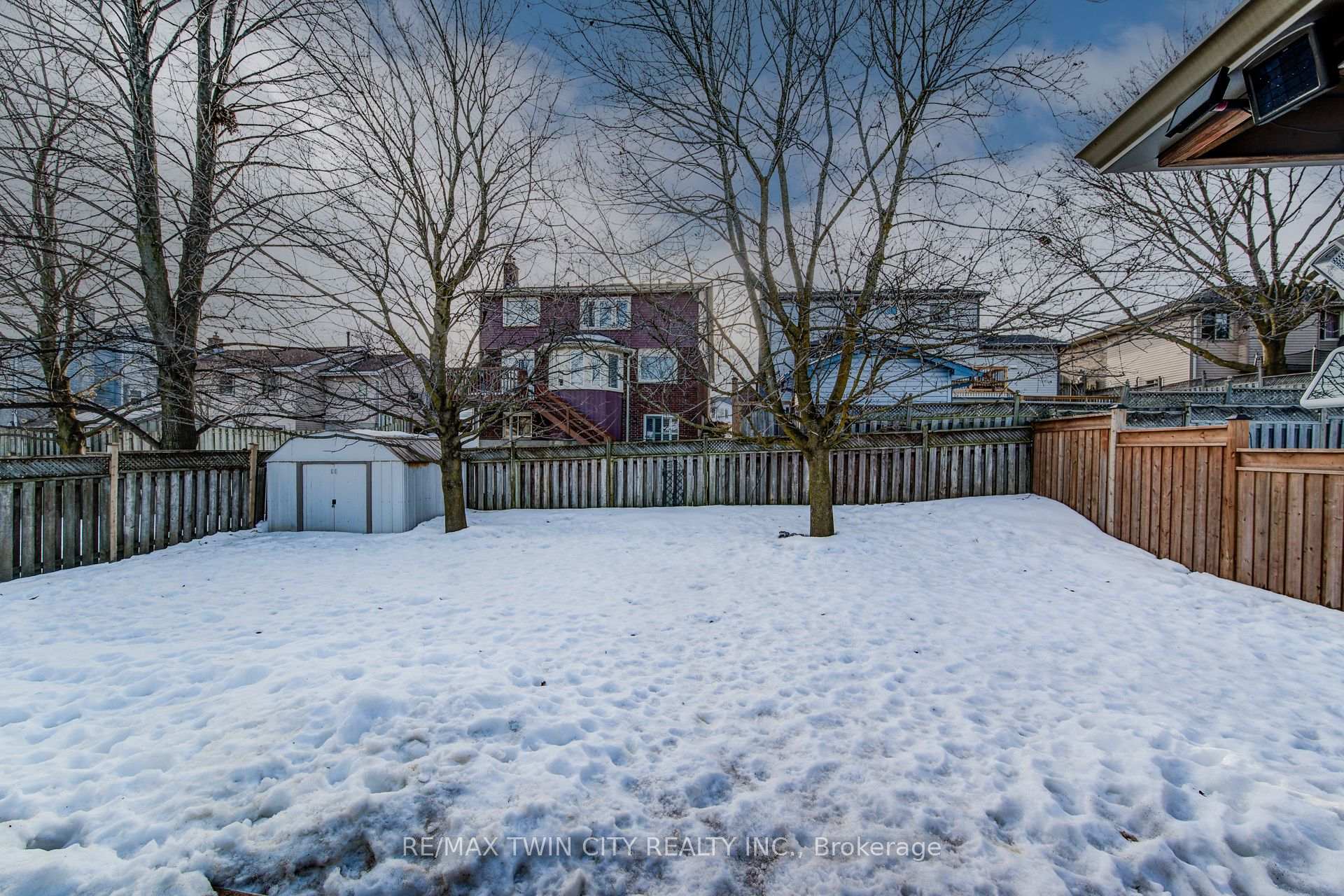 Photo 43 of 127 Fairlake Drive, Cambridge — HOMEH