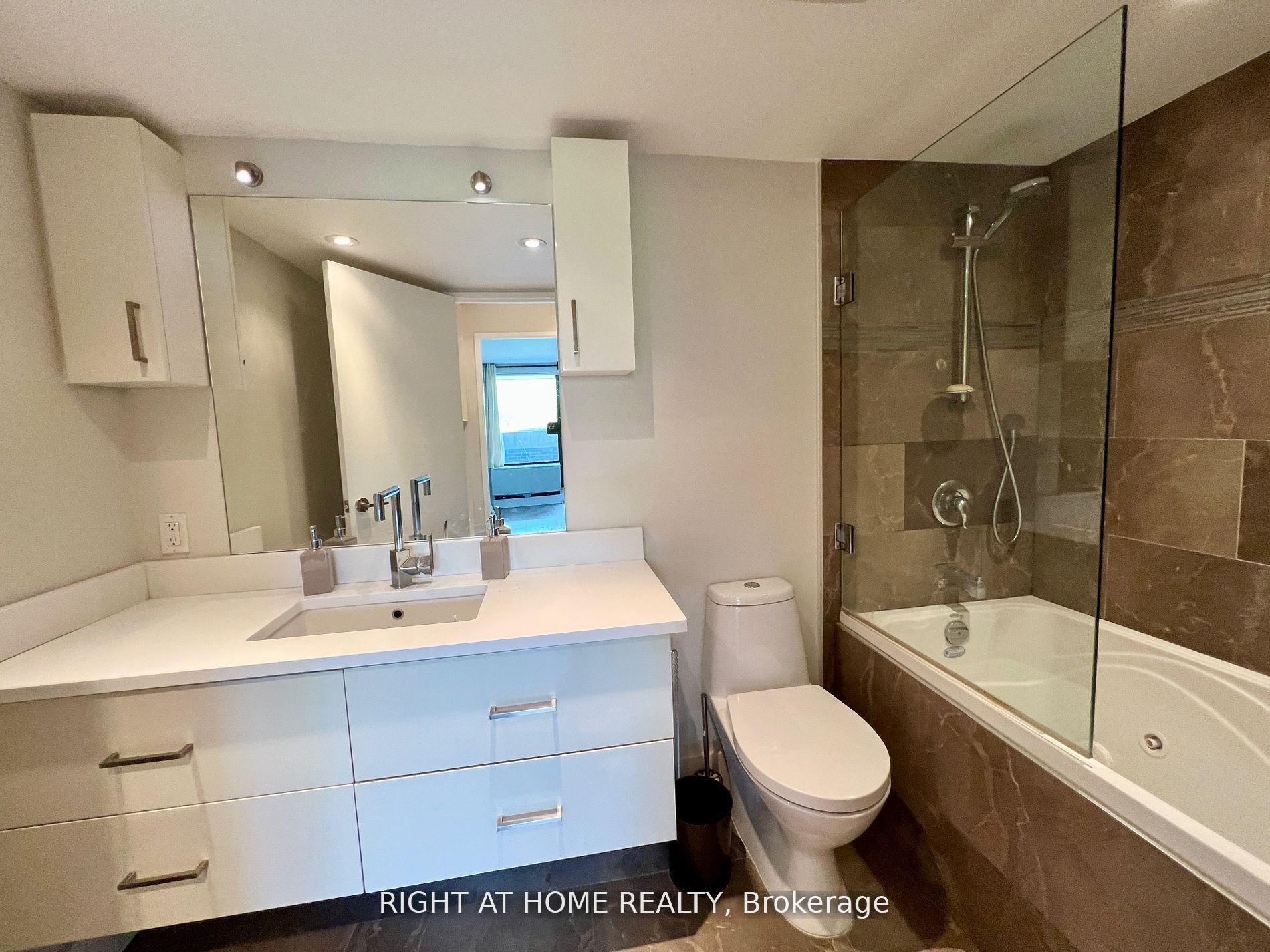 Photo 3 of Unit 506, 40 Sylvan Valley Way, Toronto, Bedford Park-Nortown — HOMEH