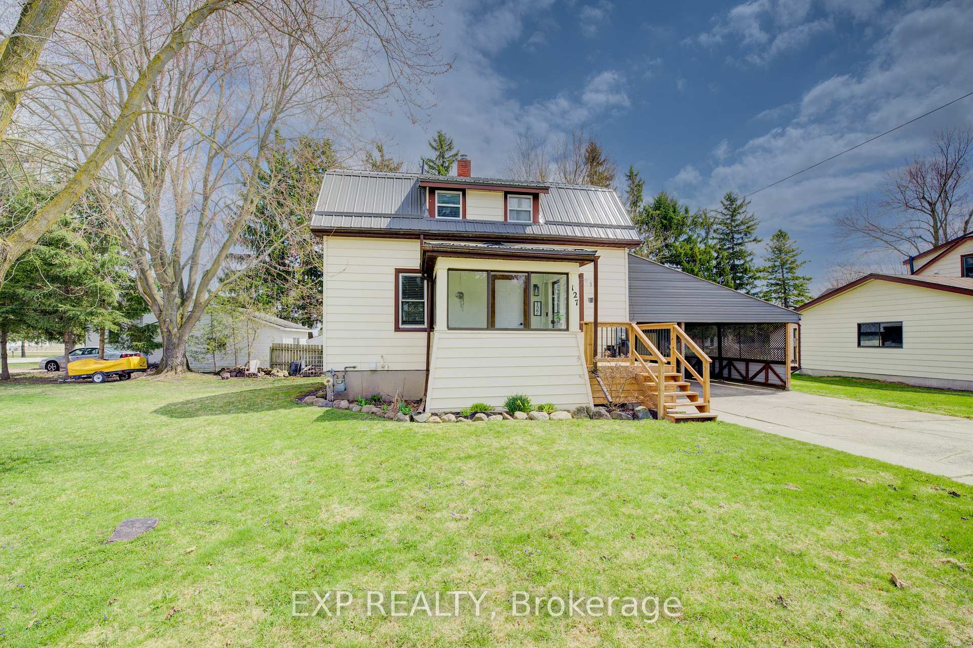 Photo 4 of 127 King Street, North Perth, Elma Twp — HOMEH