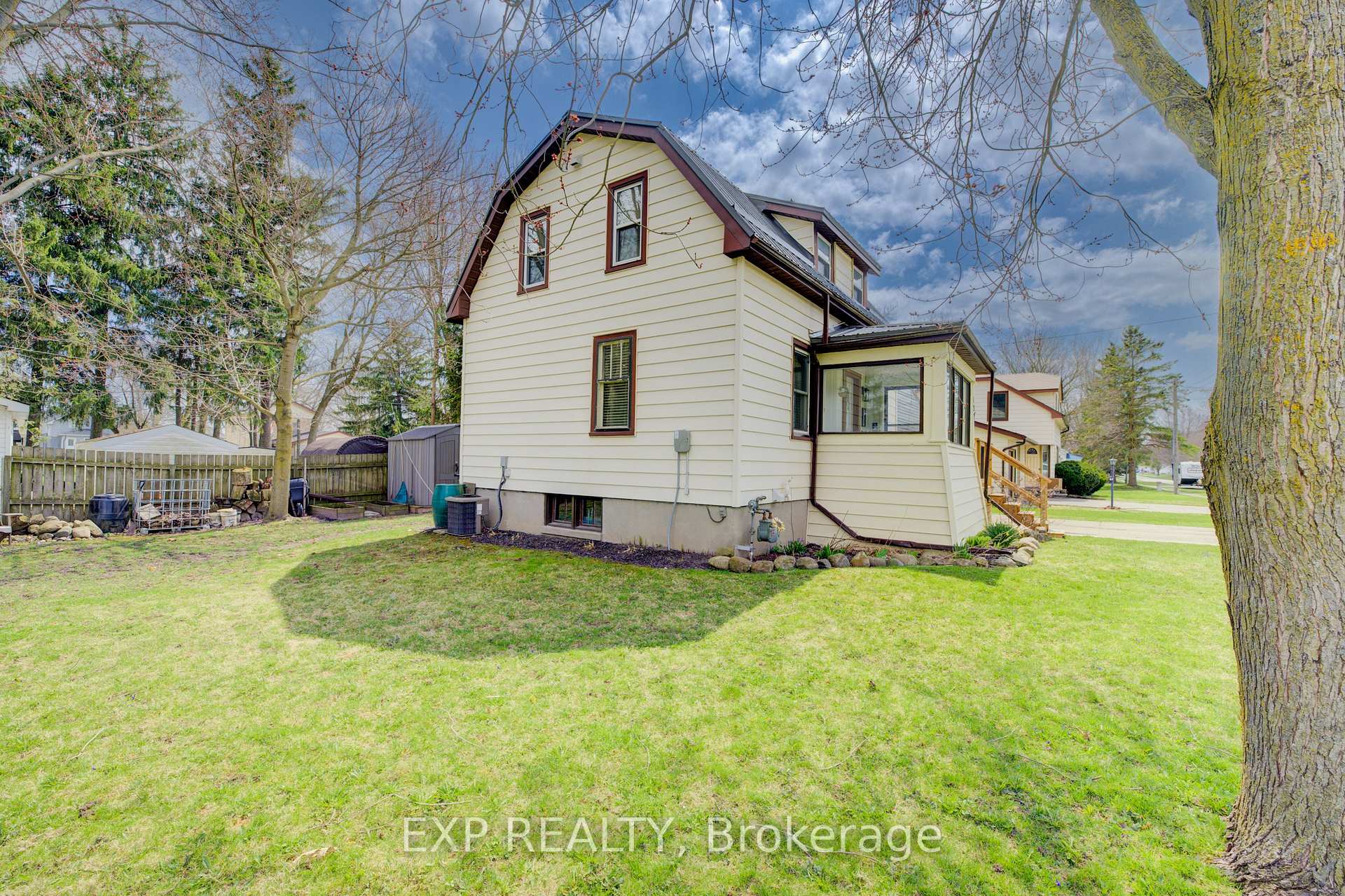 Photo 6 of 127 King Street, North Perth, Elma Twp — HOMEH