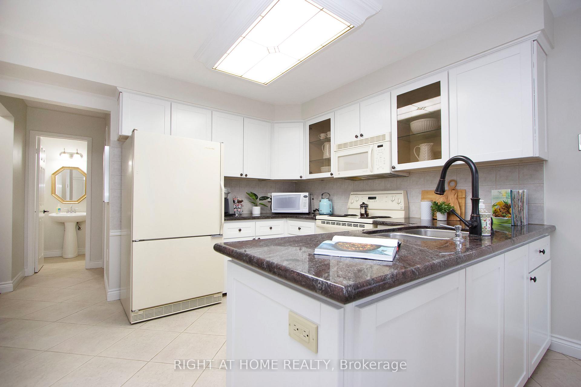 Photo 10 of 393 Brookridge Gate N, Pickering, Rougemount — HOMEH