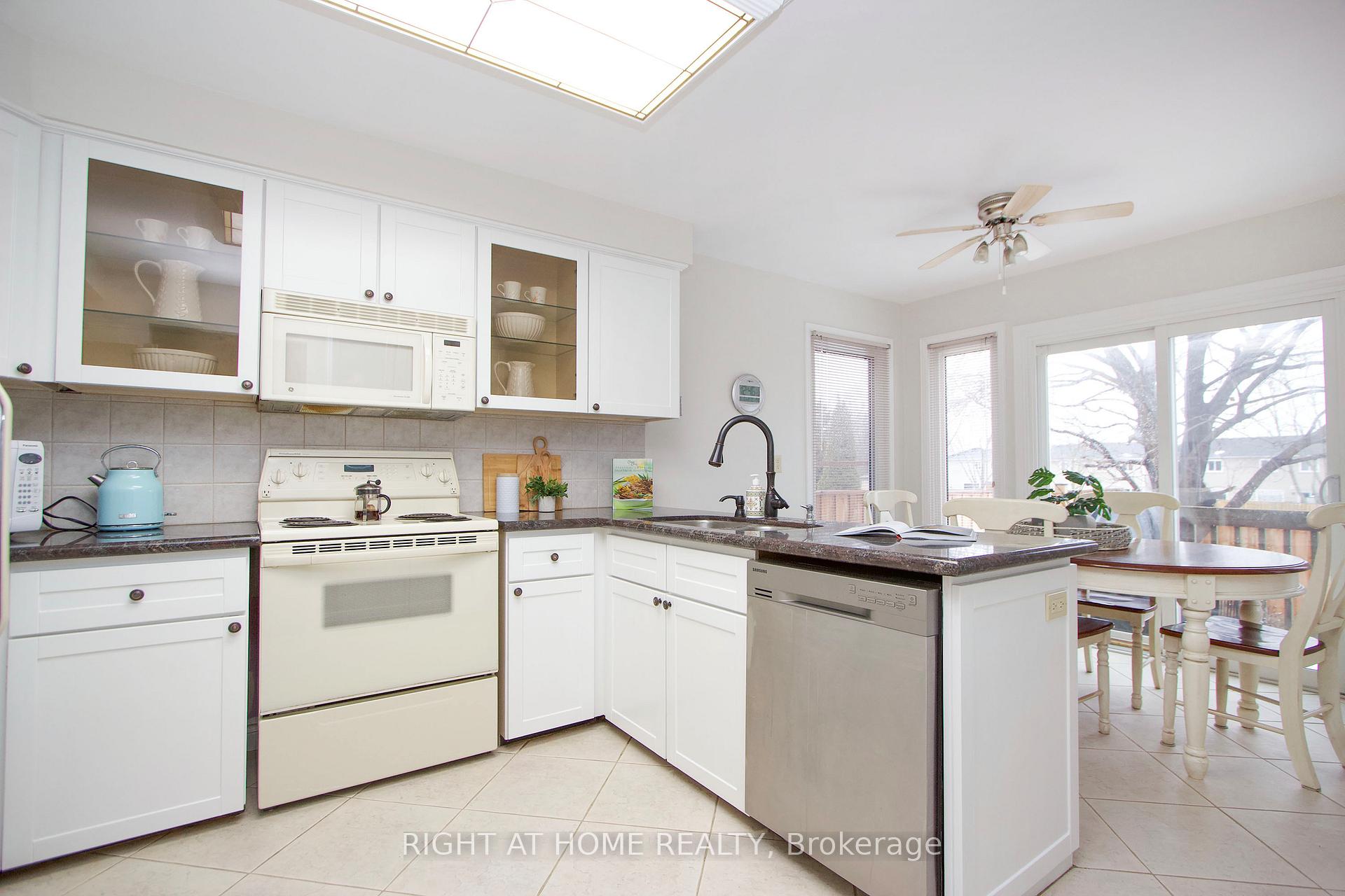 Photo 16 of 393 Brookridge Gate N, Pickering, Rougemount — HOMEH