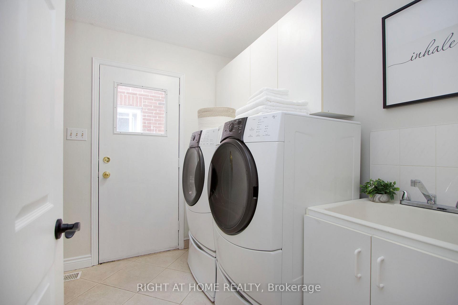 Photo 13 of 393 Brookridge Gate N, Pickering, Rougemount — HOMEH