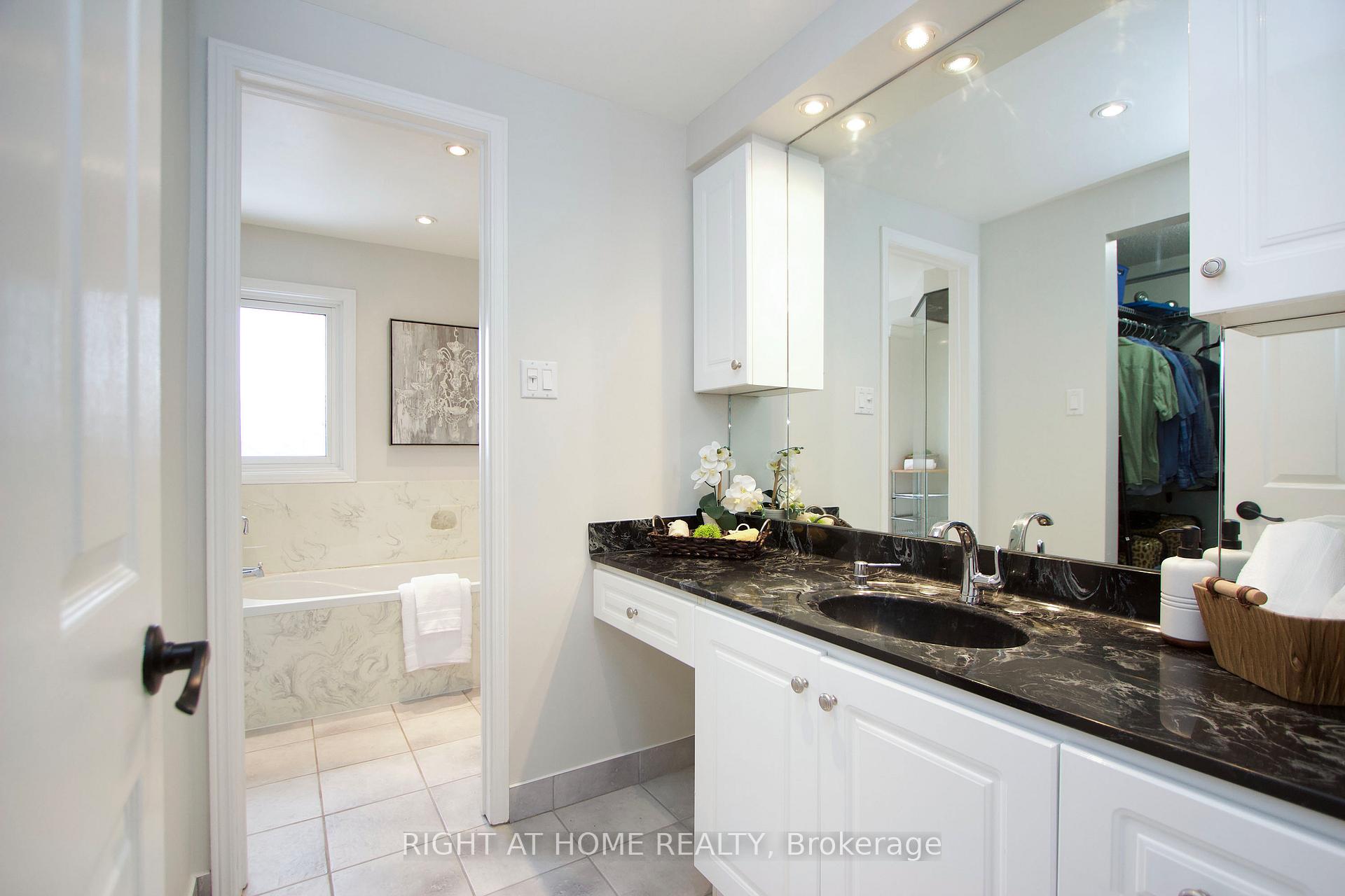 Photo 17 of 393 Brookridge Gate N, Pickering, Rougemount — HOMEH