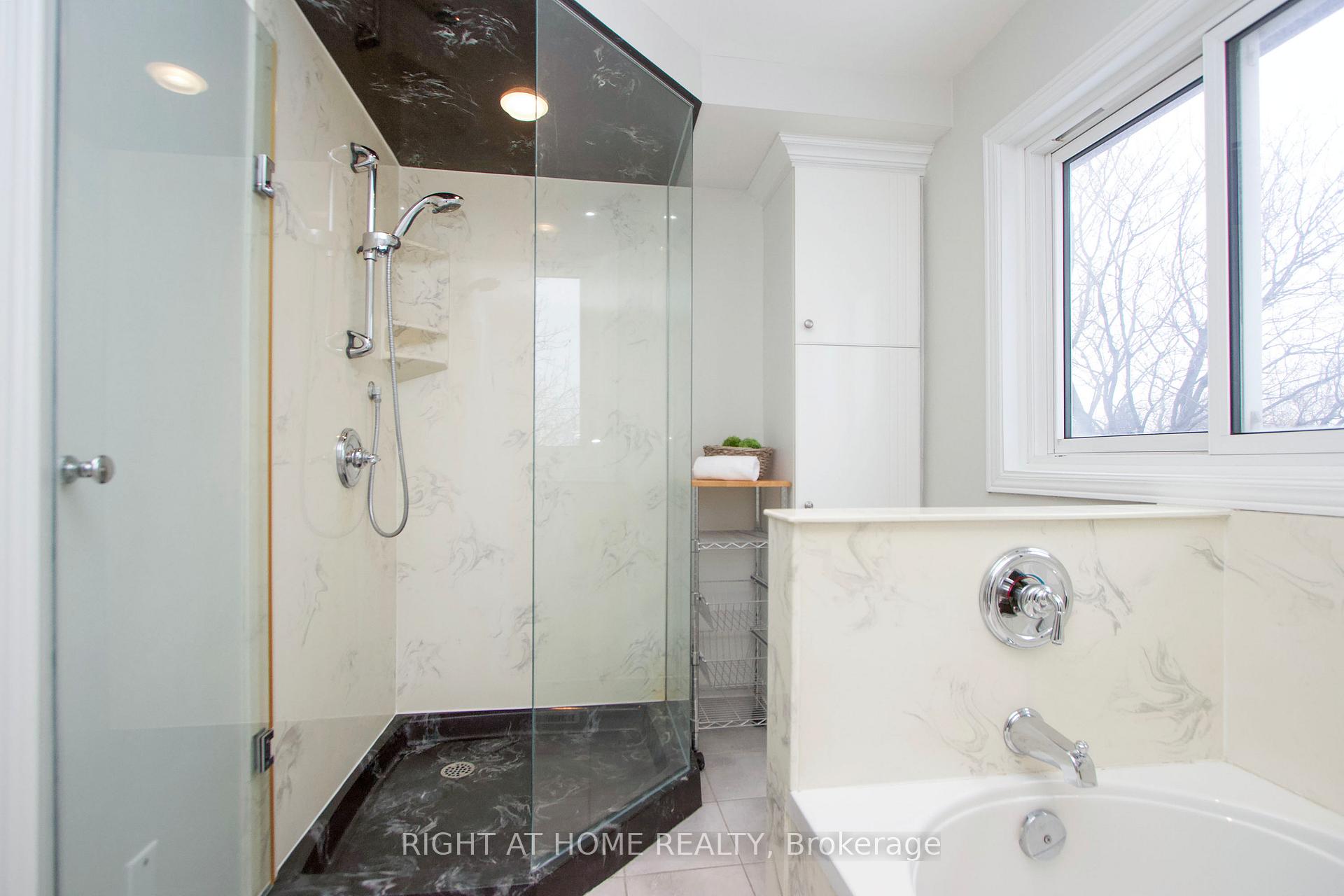 Photo 20 of 393 Brookridge Gate N, Pickering, Rougemount — HOMEH