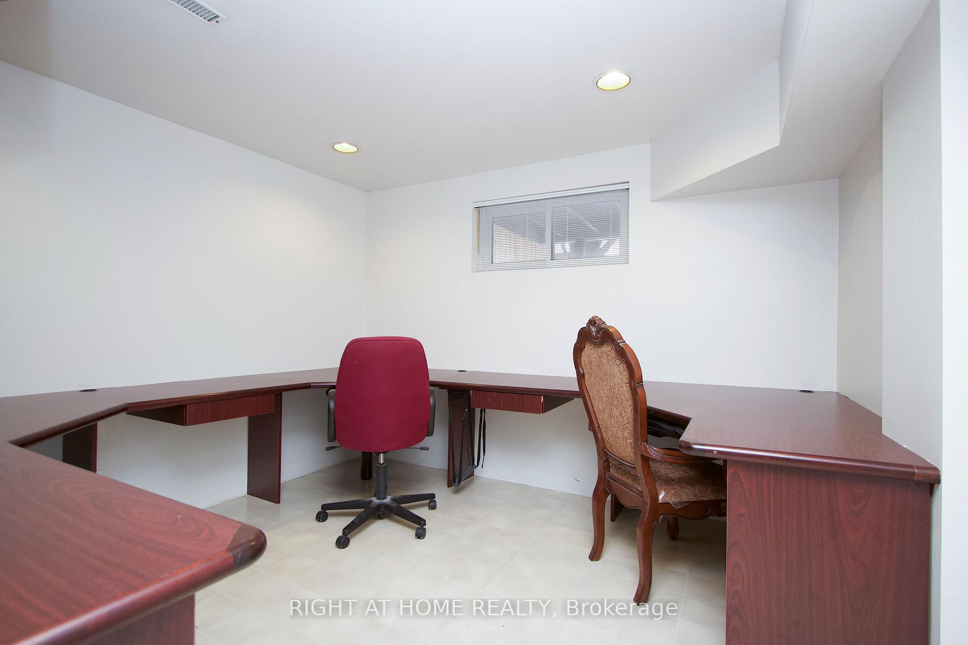 Photo 24 of 393 Brookridge Gate N, Pickering, Rougemount — HOMEH