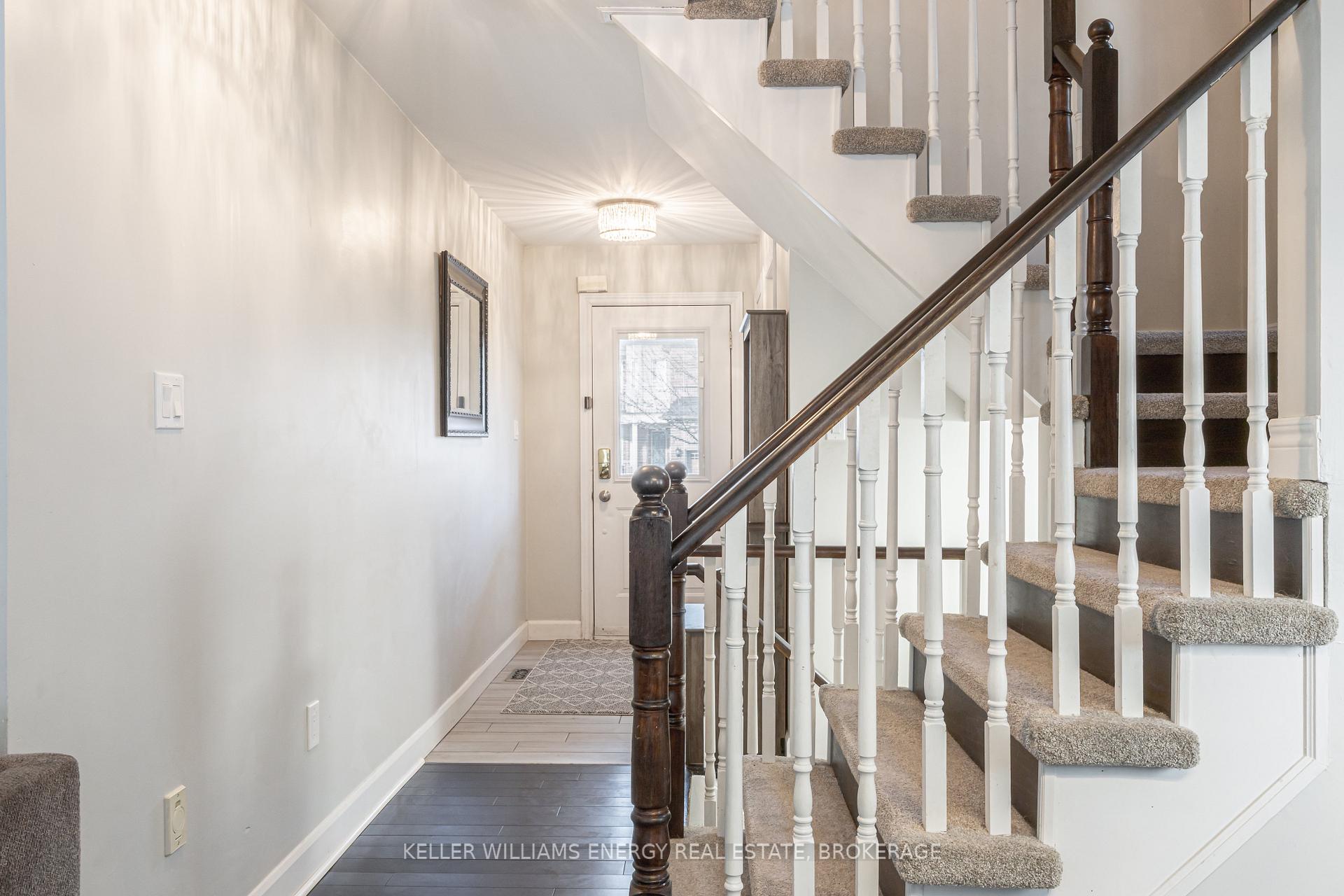 Photo 14 of 112 Rich Crescent, Whitby, Williamsburg — HOMEH