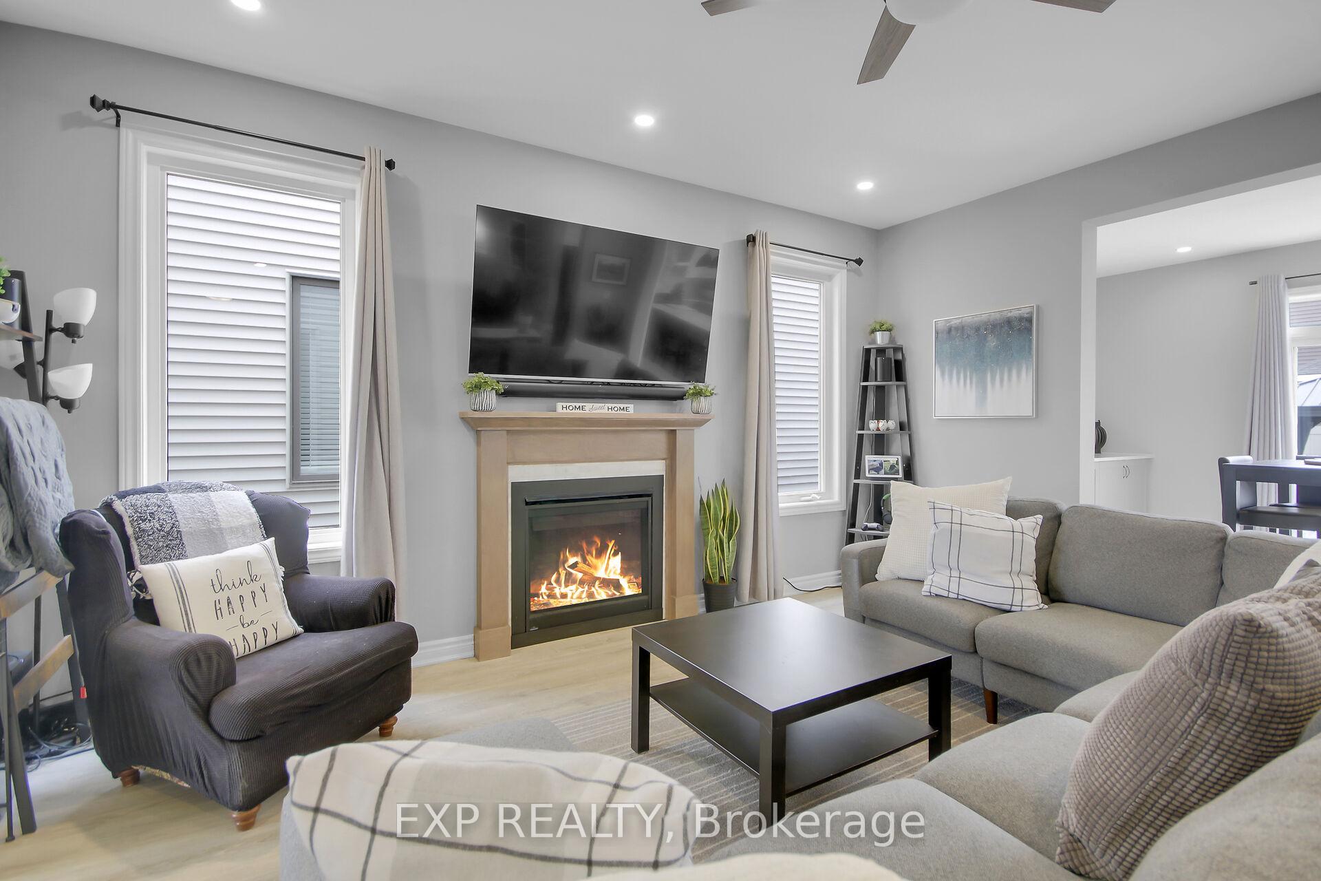 Photo 3 of 758 Derreen Avenue, Ottawa, Stittsville (North) — HOMEH