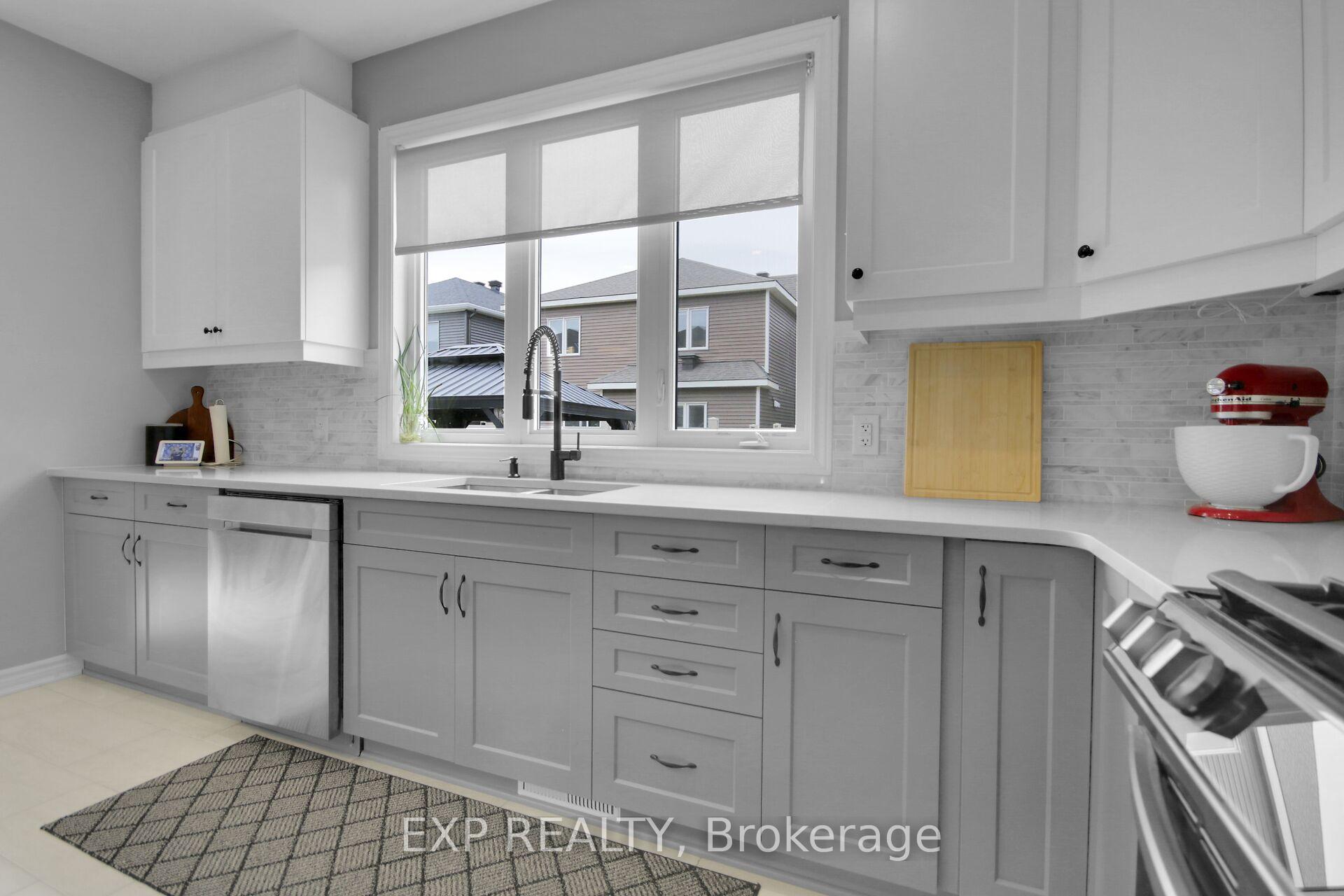 Photo 4 of 758 Derreen Avenue, Ottawa, Stittsville (North) — HOMEH