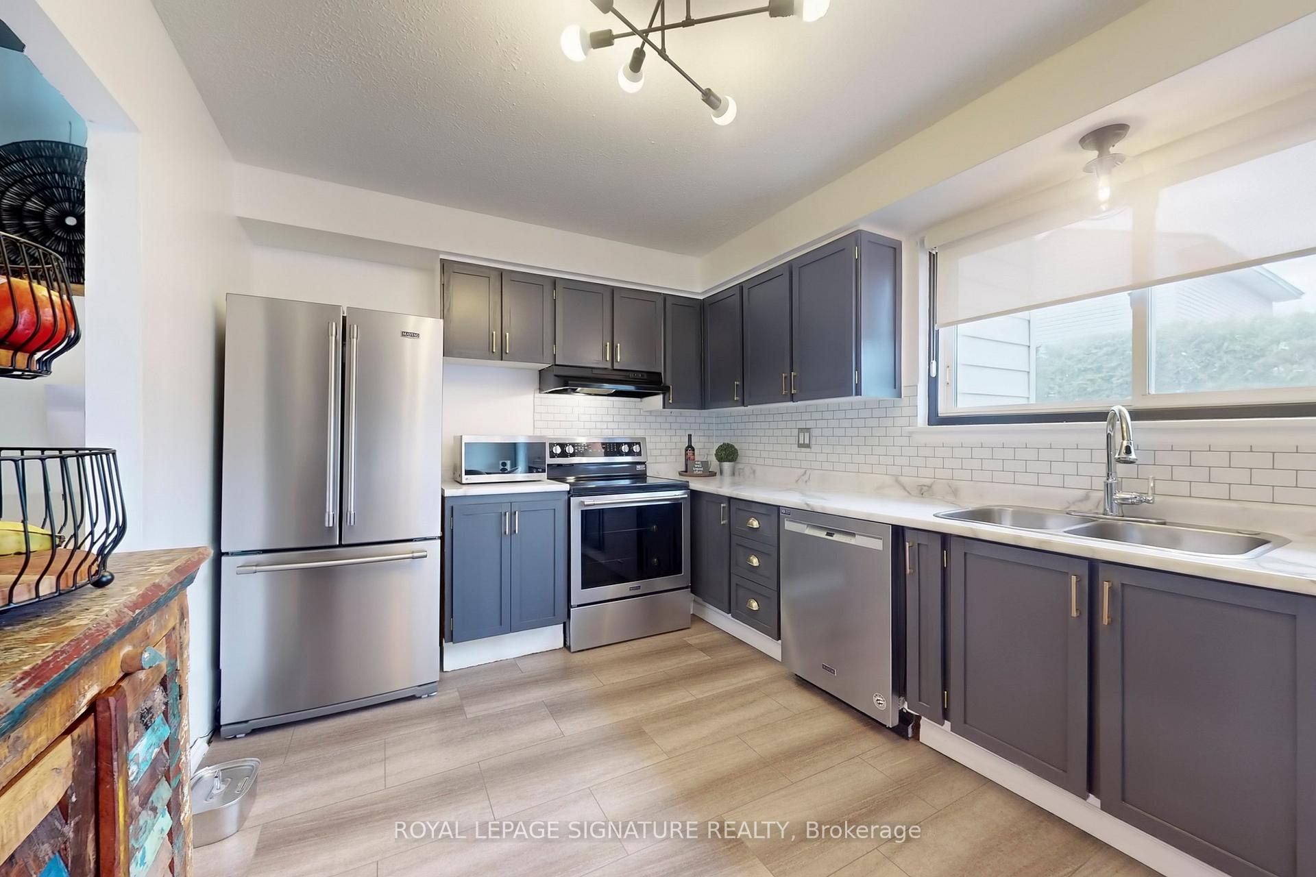 Photo 12 of 552 Tennyson Avenue, Oshawa, Donevan — HOMEH
