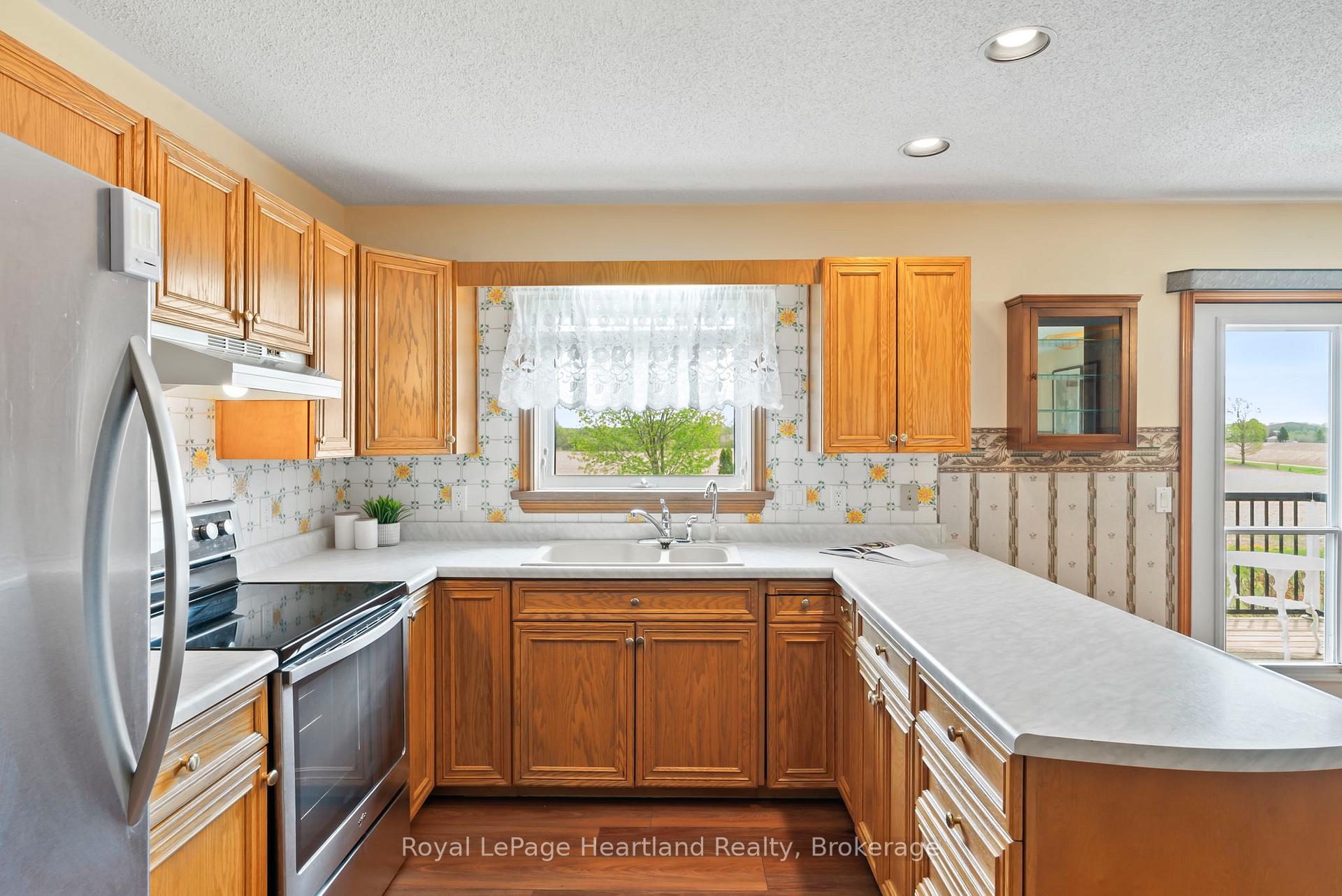 Photo 20 of 73 Allan Street W, Minto — HOMEH