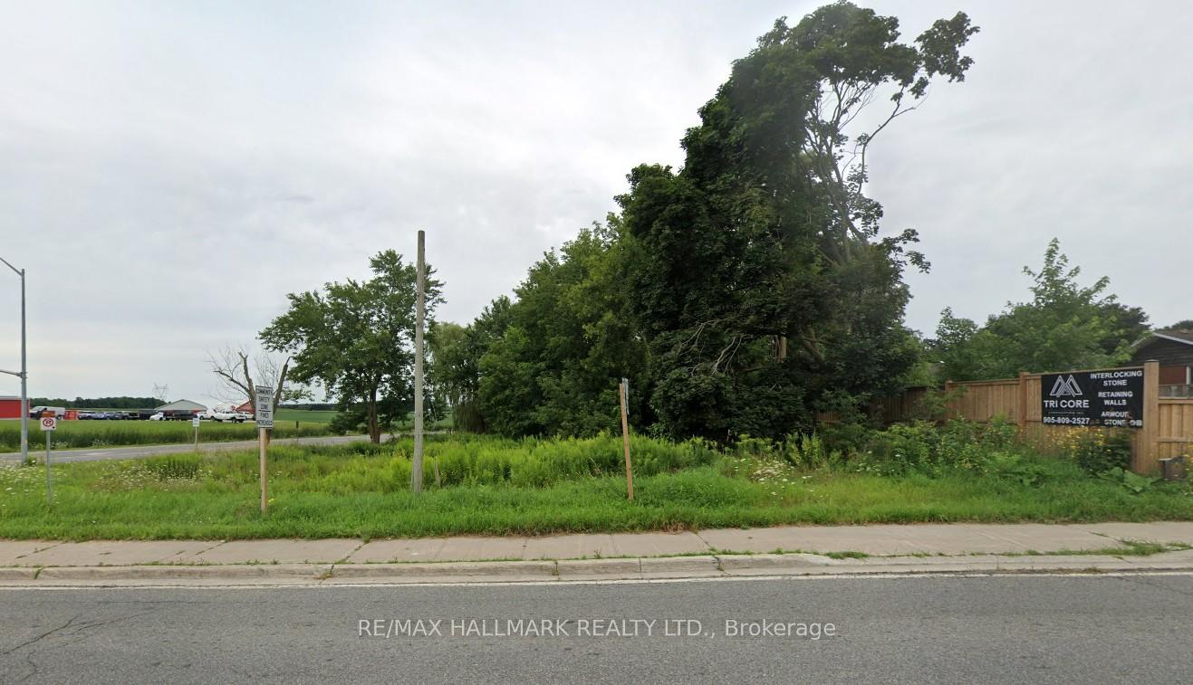 Photo 3 of 11 Raglan Road W, Oshawa, Raglan — HOMEH