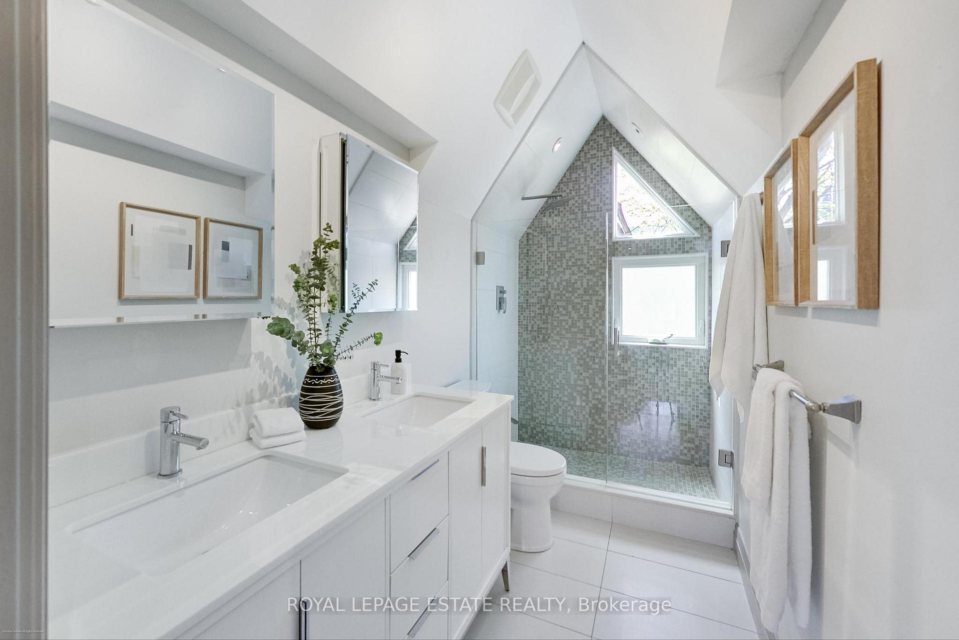 Photo 14 of 243 Ontario Street, Toronto, Moss Park — HOMEH