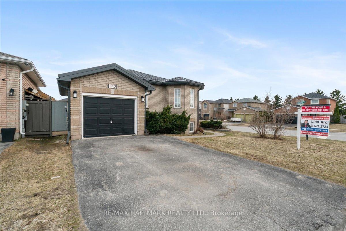 Photo 3 of 143 Hanmer Street E, Barrie, East Bayfield — HOMEH