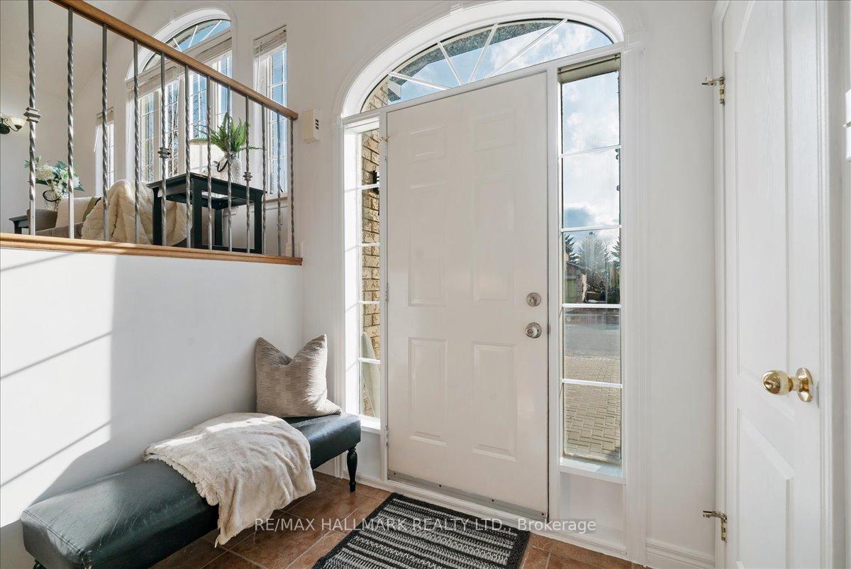 Photo 4 of 143 Hanmer Street E, Barrie, East Bayfield — HOMEH