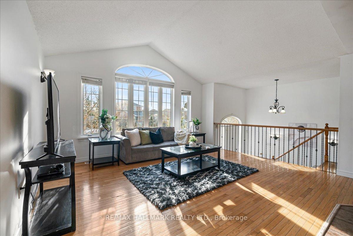 Photo 10 of 143 Hanmer Street E, Barrie, East Bayfield — HOMEH
