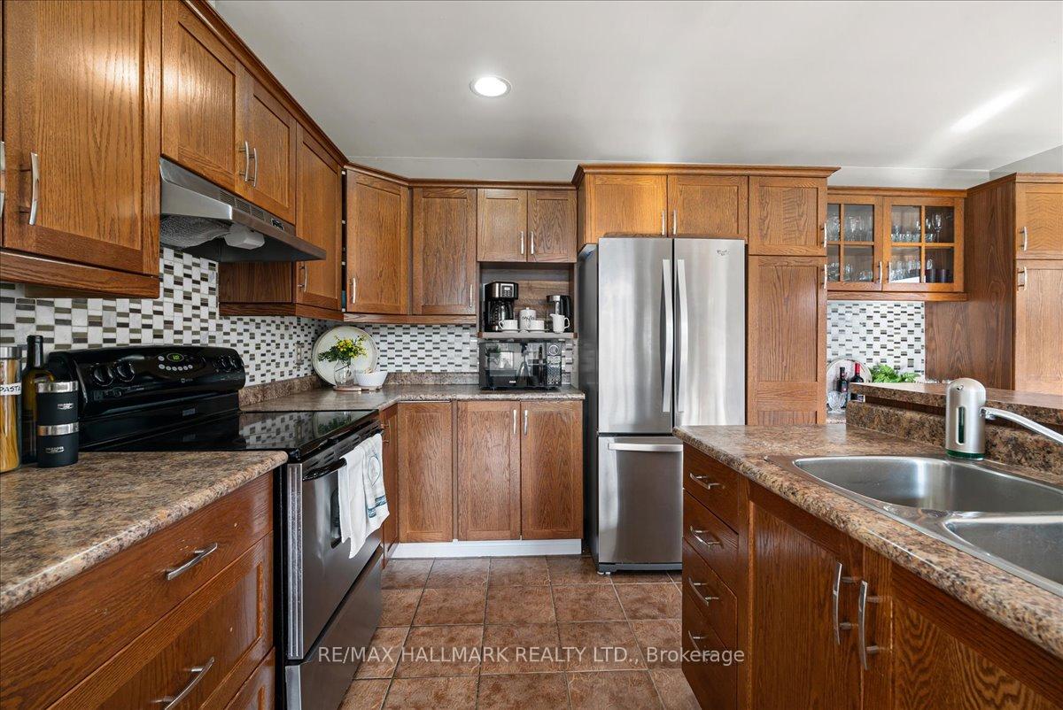 Photo 12 of 143 Hanmer Street E, Barrie, East Bayfield — HOMEH