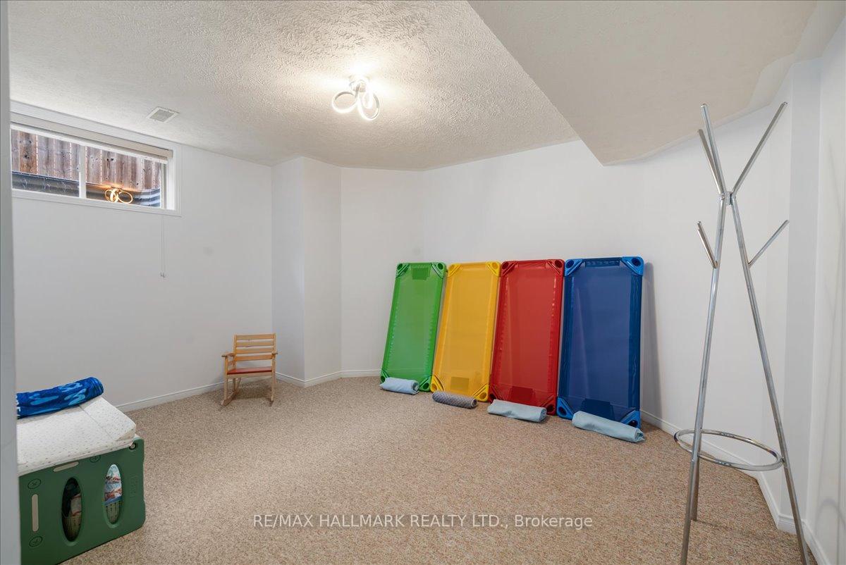 Photo 34 of 143 Hanmer Street E, Barrie, East Bayfield — HOMEH