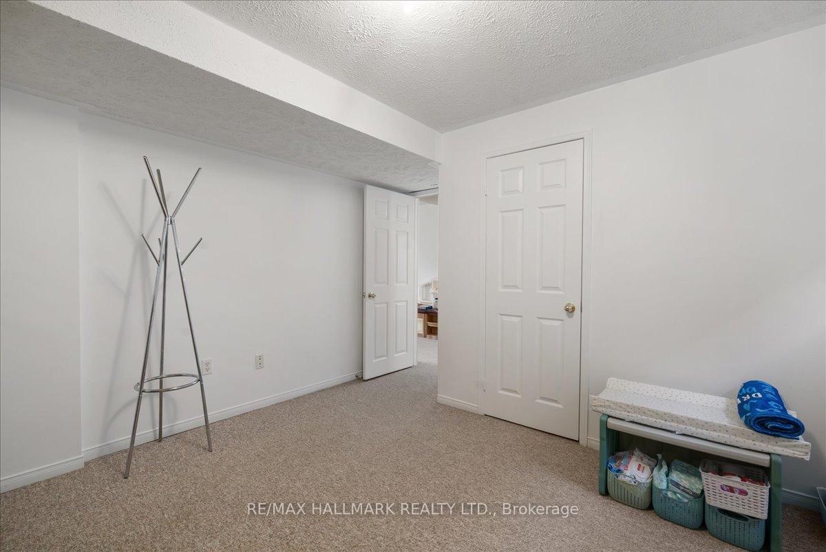 Photo 33 of 143 Hanmer Street E, Barrie, East Bayfield — HOMEH