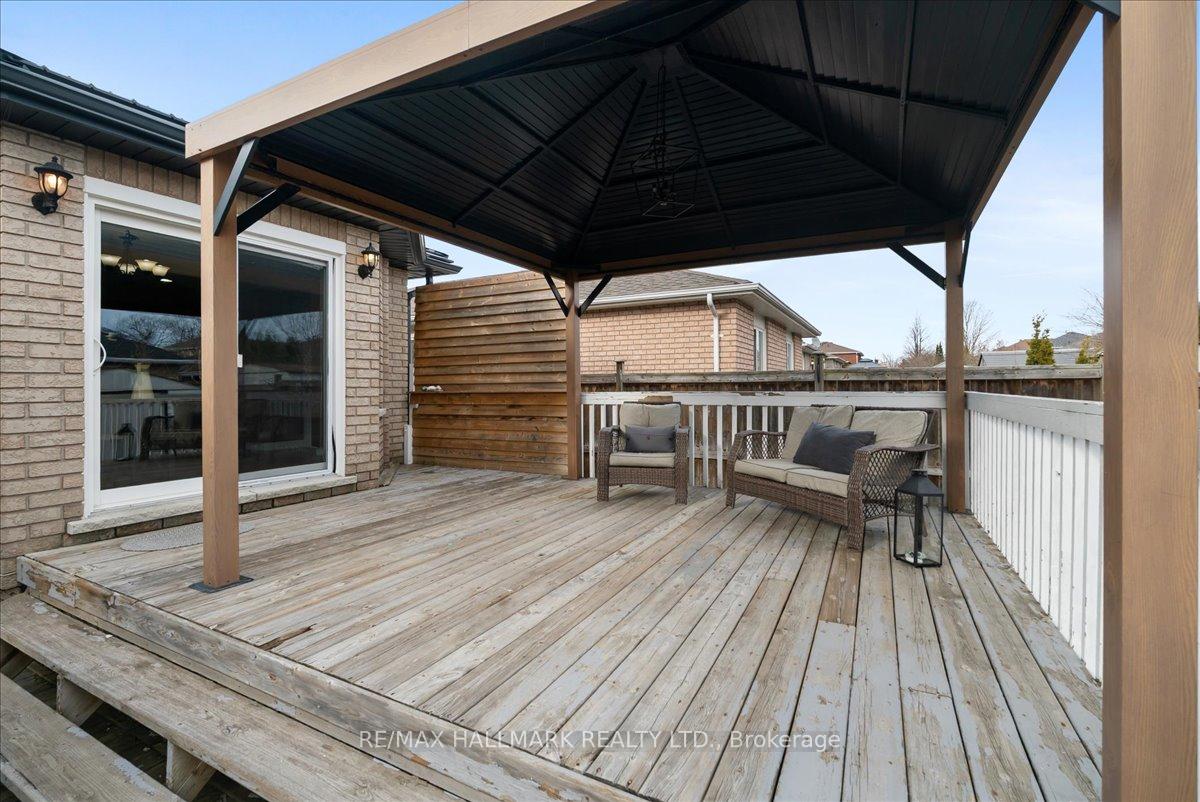 Photo 39 of 143 Hanmer Street E, Barrie, East Bayfield — HOMEH