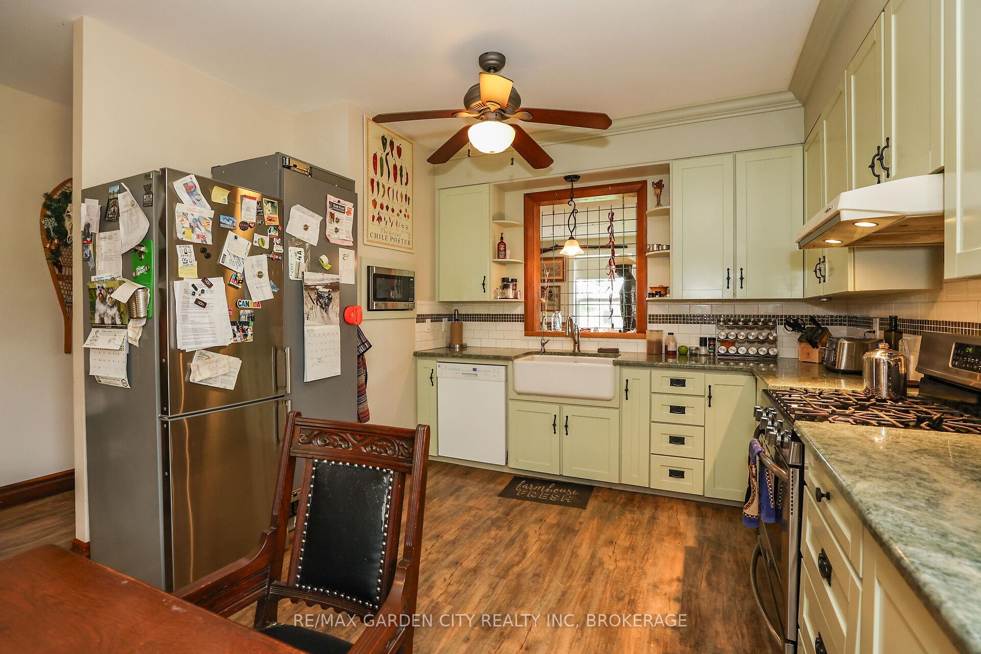 Photo 12 of 2460 Effingham Street, Pelham, North Pelham — HOMEH