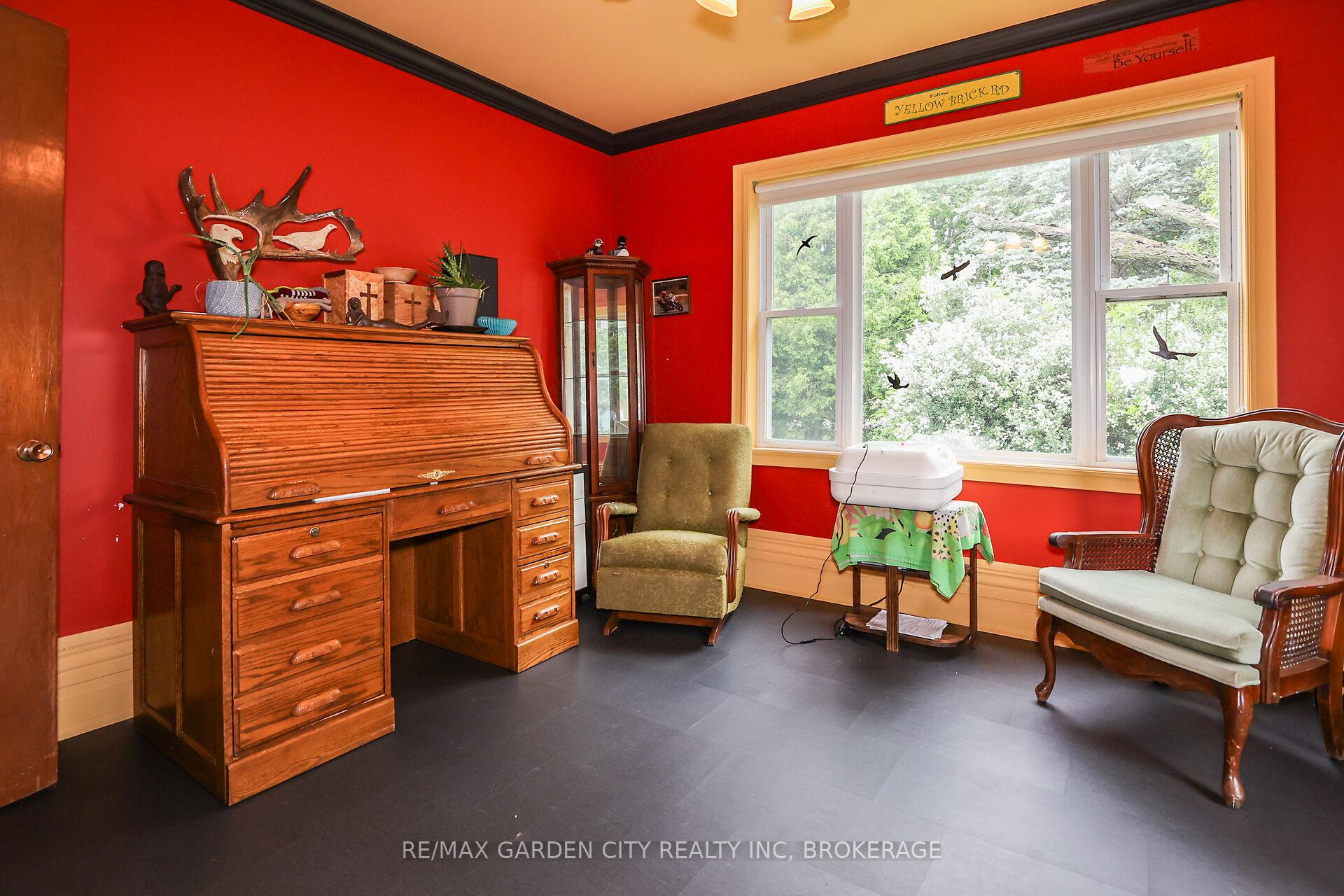Photo 11 of 2460 Effingham Street, Pelham, North Pelham — HOMEH