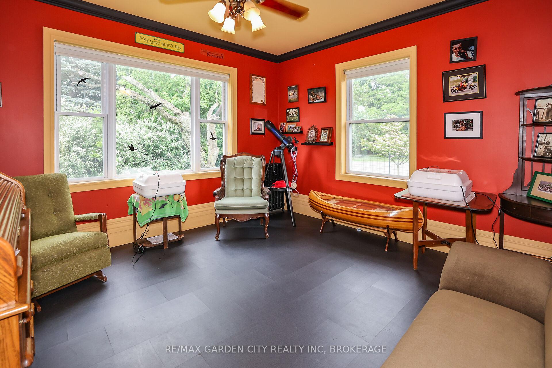 Photo 14 of 2460 Effingham Street, Pelham, North Pelham — HOMEH