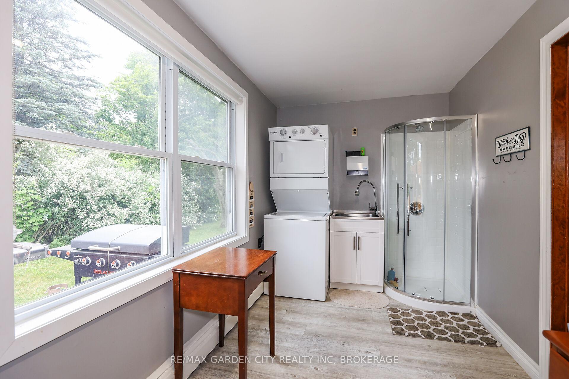 Photo 15 of 2460 Effingham Street, Pelham, North Pelham — HOMEH