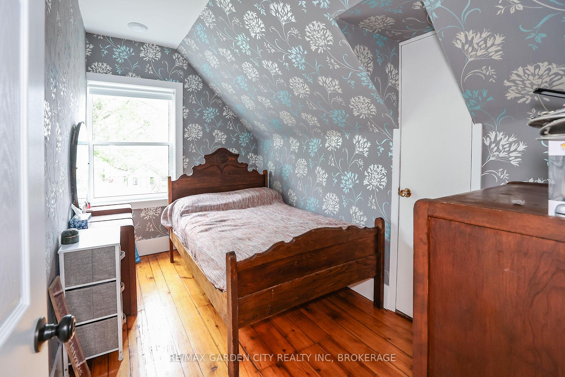 Photo 19 of 2460 Effingham Street, Pelham, North Pelham — HOMEH