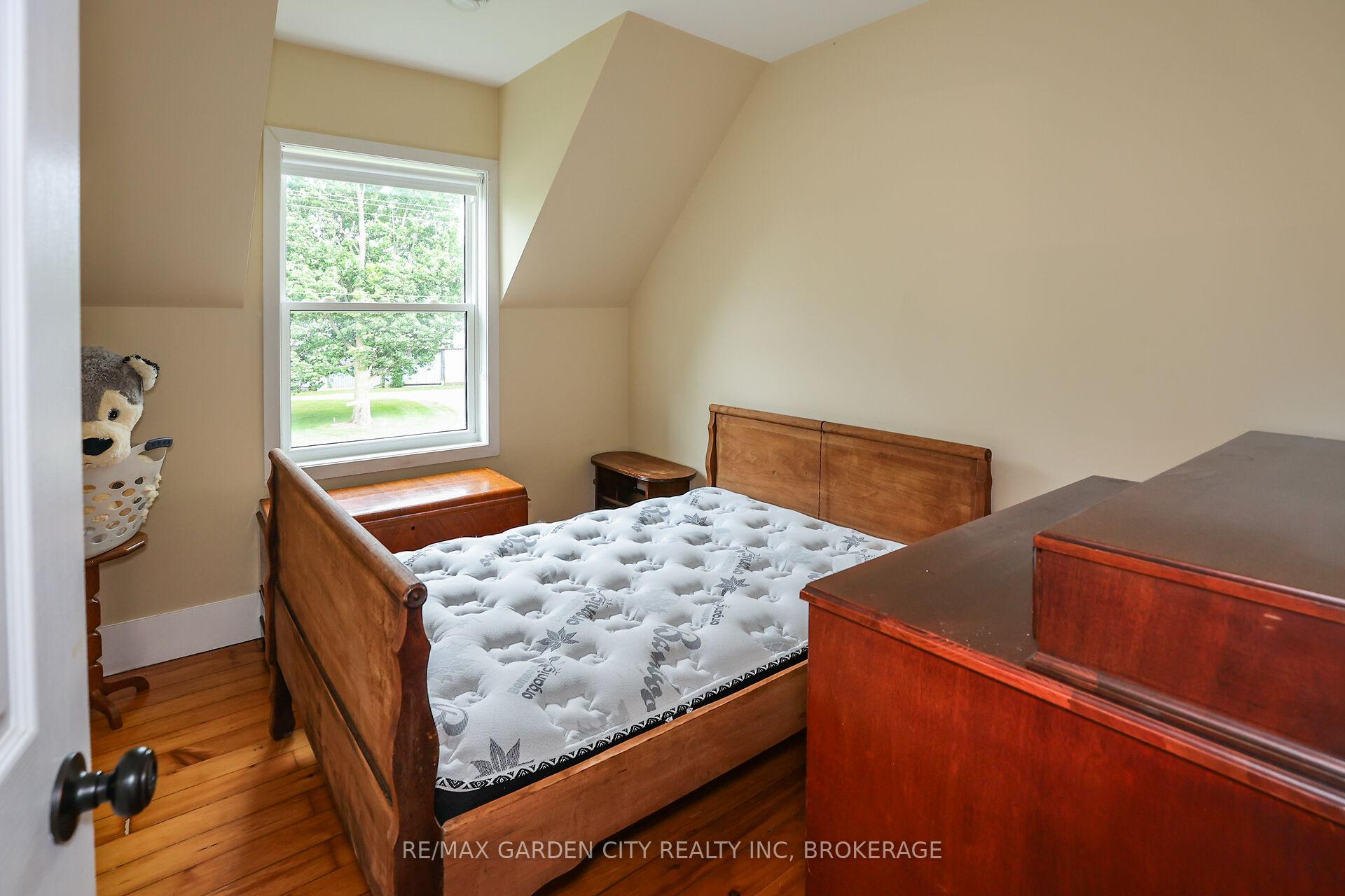 Photo 20 of 2460 Effingham Street, Pelham, North Pelham — HOMEH