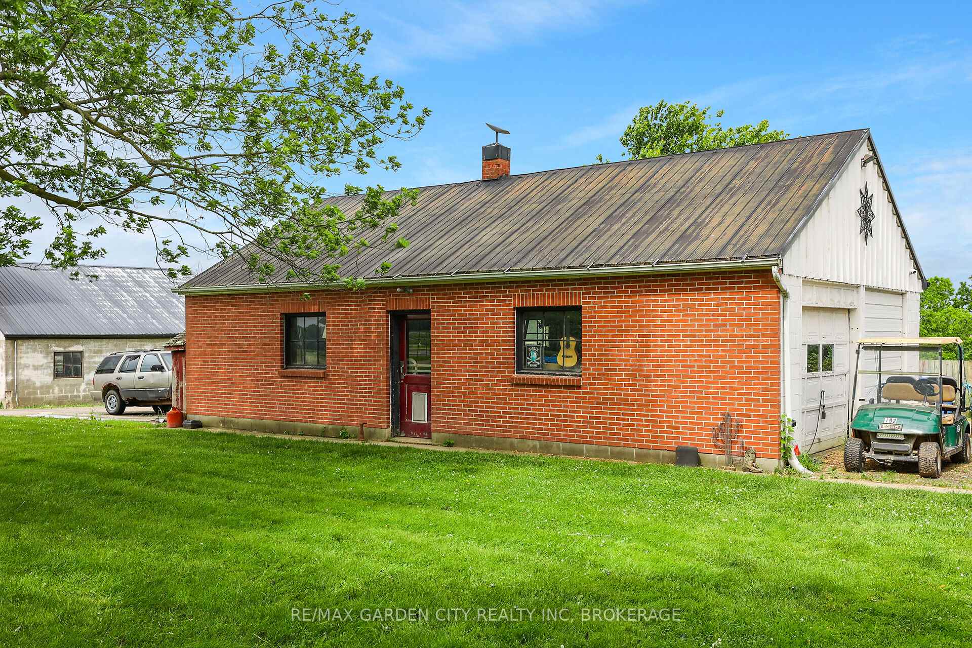 Photo 43 of 2460 Effingham Street, Pelham, North Pelham — HOMEH