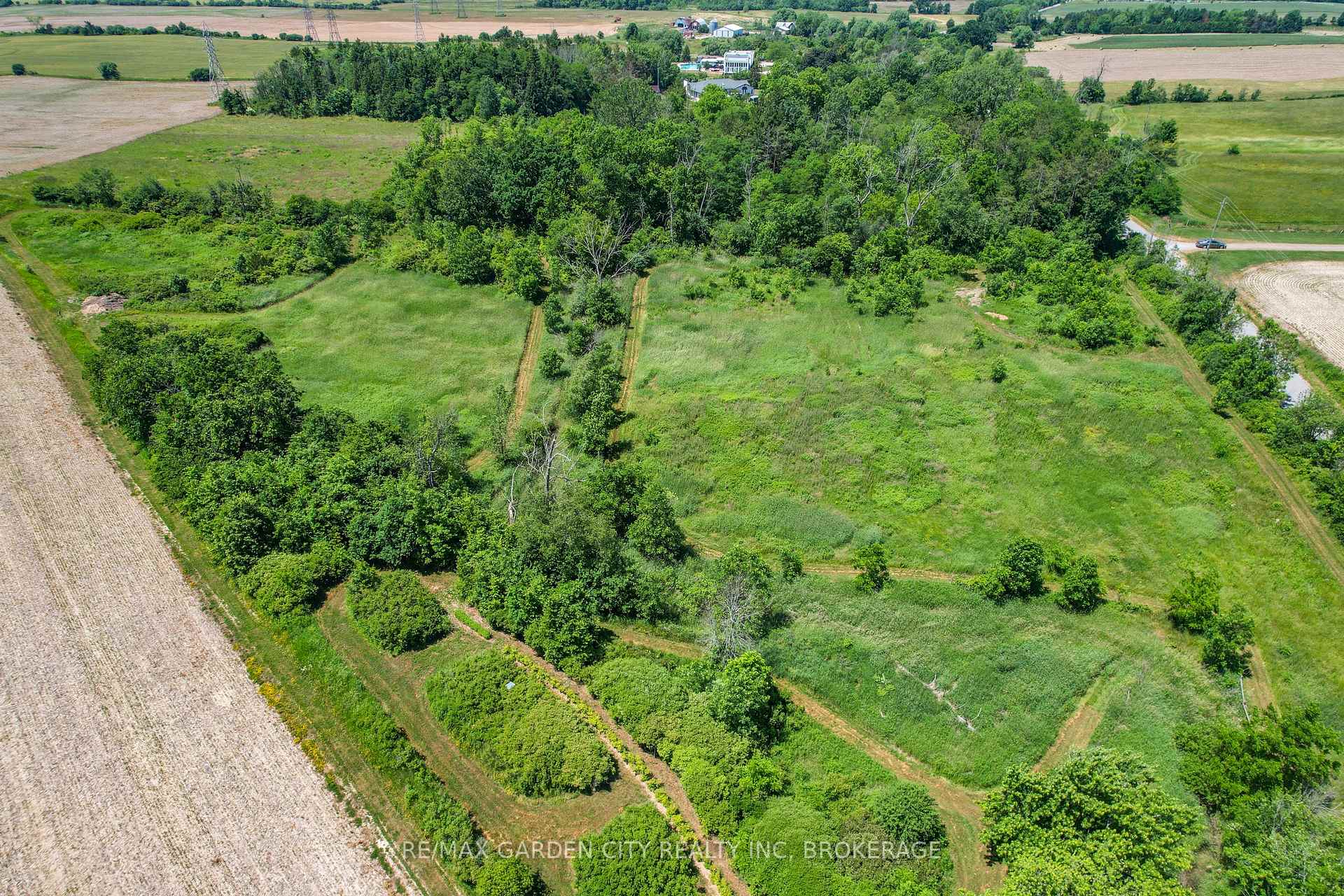 Photo 46 of 2460 Effingham Street, Pelham, North Pelham — HOMEH