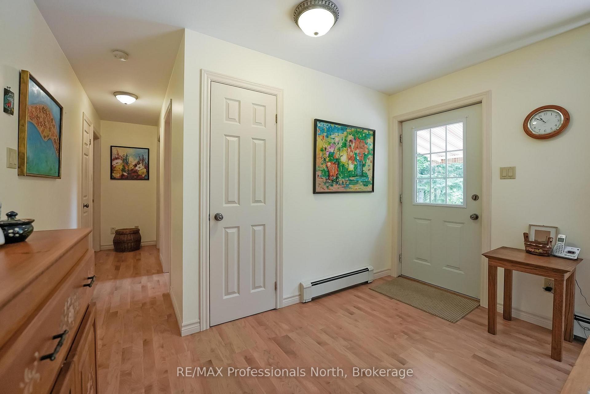 Photo 3 of 3072 Gelert Road, Minden Hills, Snowdon — HOMEH