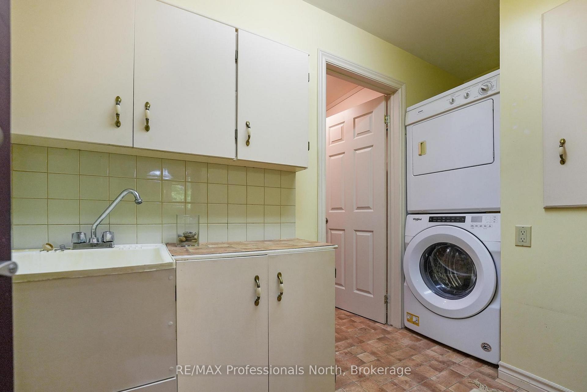 Photo 19 of 3072 Gelert Road, Minden Hills, Snowdon — HOMEH
