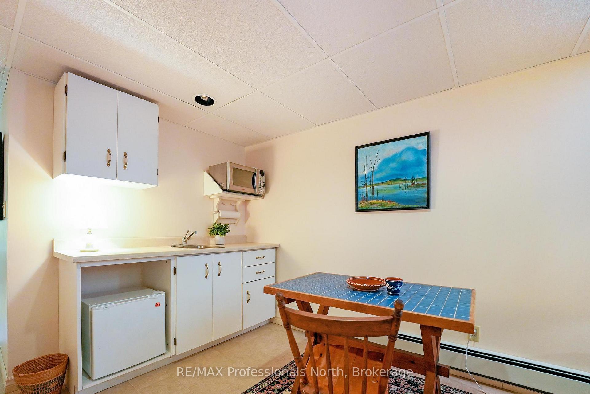 Photo 21 of 3072 Gelert Road, Minden Hills, Snowdon — HOMEH