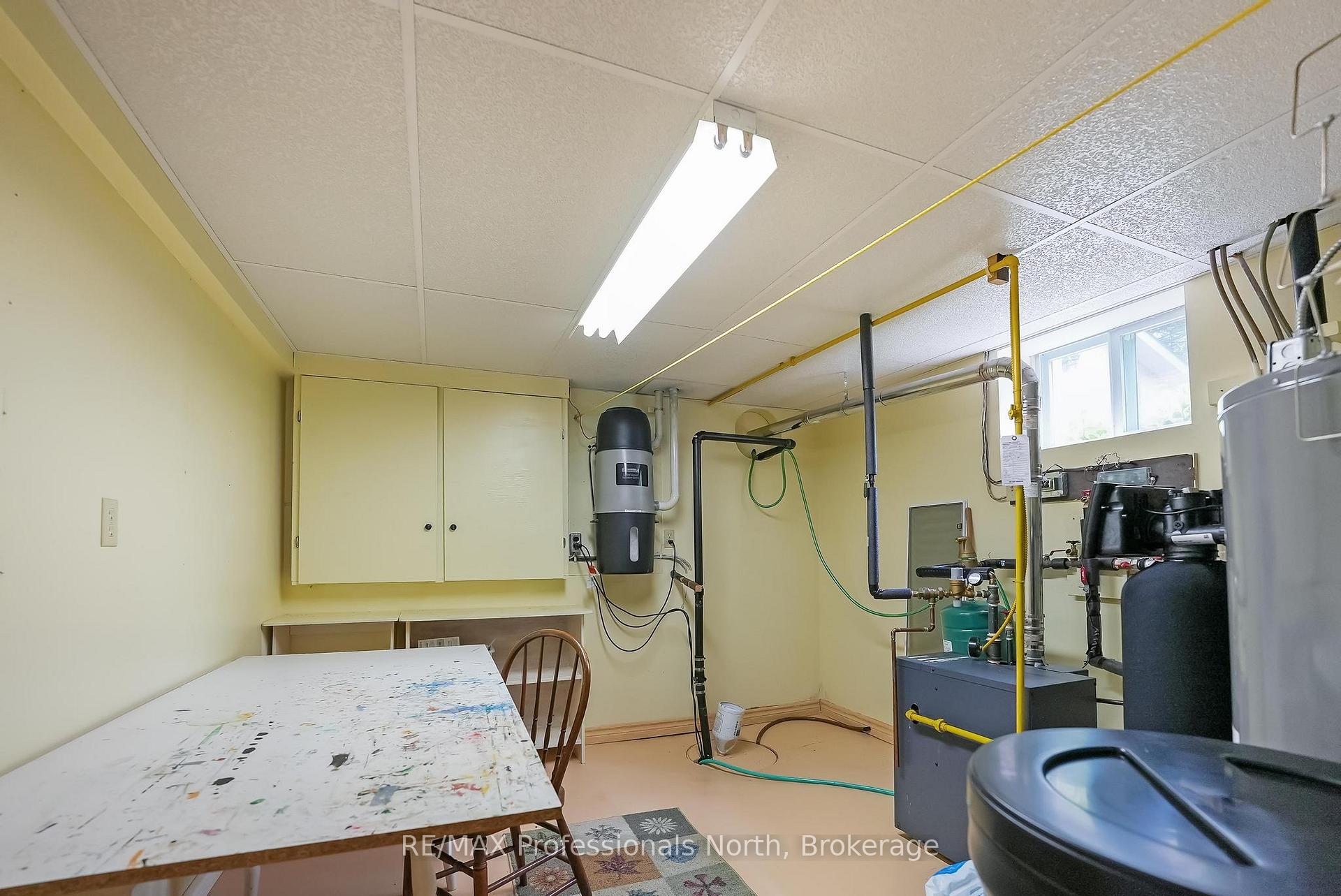 Photo 26 of 3072 Gelert Road, Minden Hills, Snowdon — HOMEH