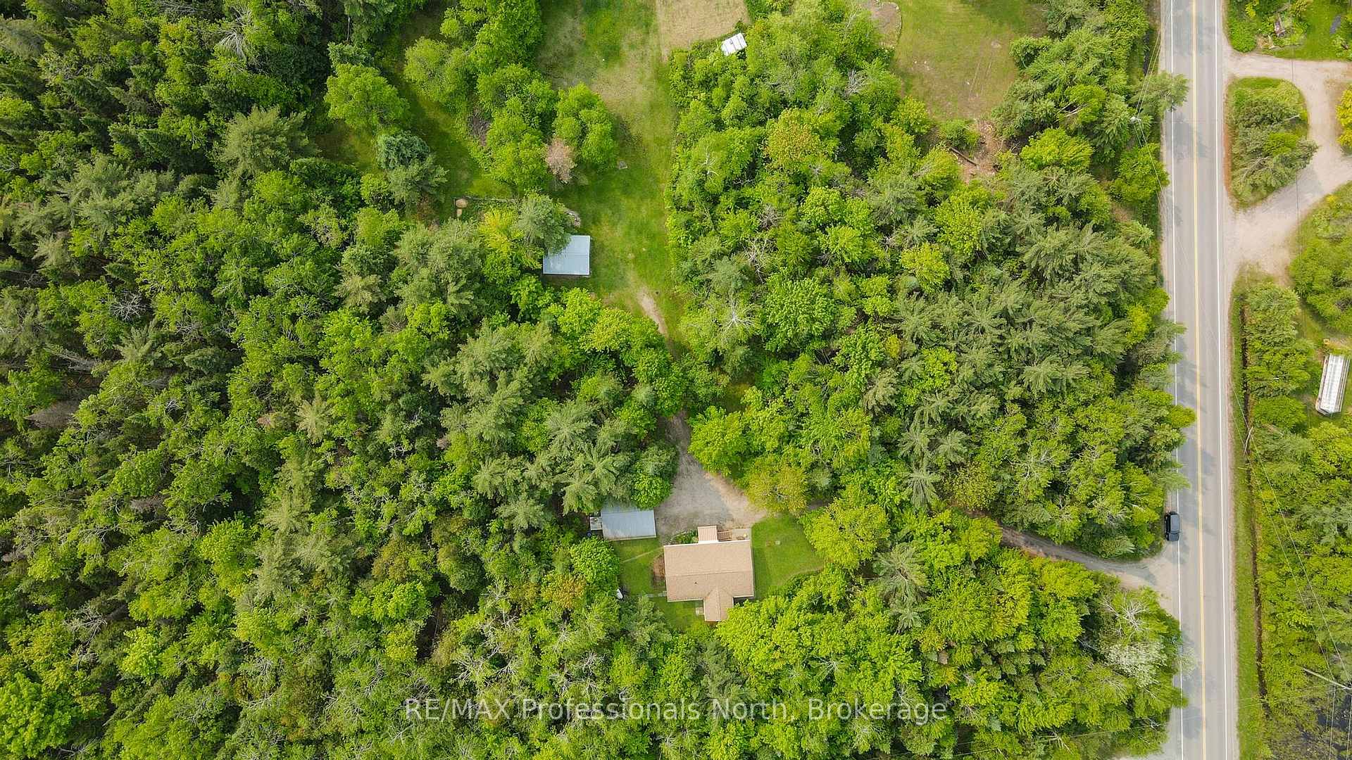 Photo 37 of 3072 Gelert Road, Minden Hills, Snowdon — HOMEH
