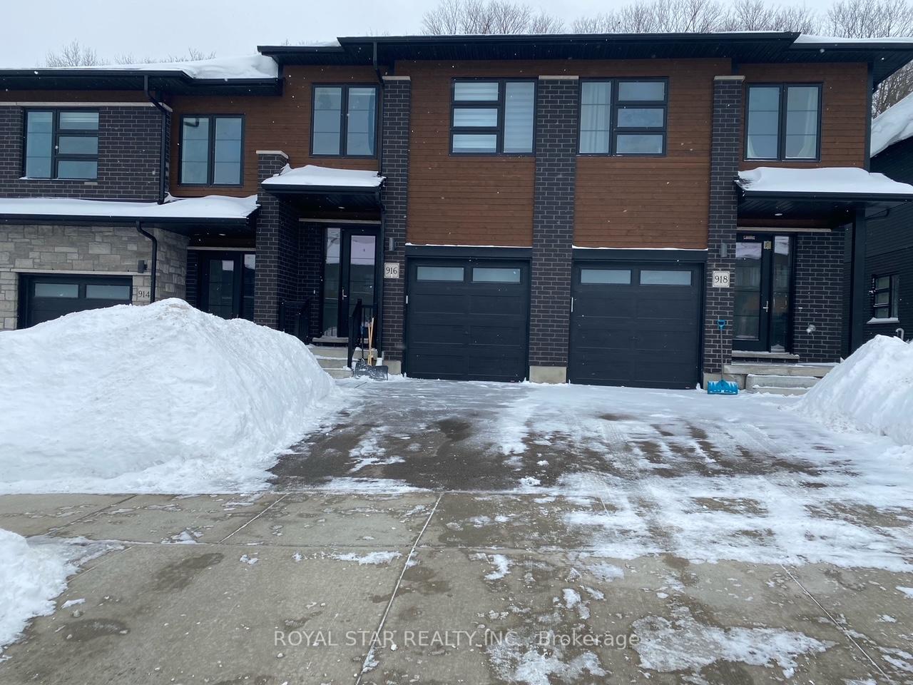 Photo 1 of 916 Robert Ferrie Drive, Kitchener, Doon South — HOMEH