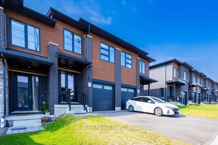 Photo 4 of 916 Robert Ferrie Drive, Kitchener, Doon South — HOMEH