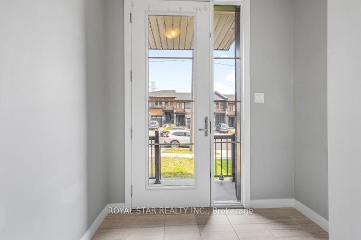 Photo 12 of 916 Robert Ferrie Drive, Kitchener, Doon South — HOMEH