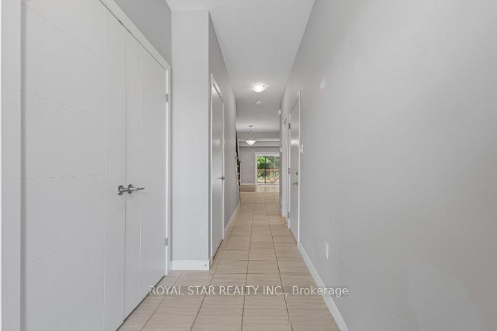 Photo 7 of 916 Robert Ferrie Drive, Kitchener, Doon South — HOMEH