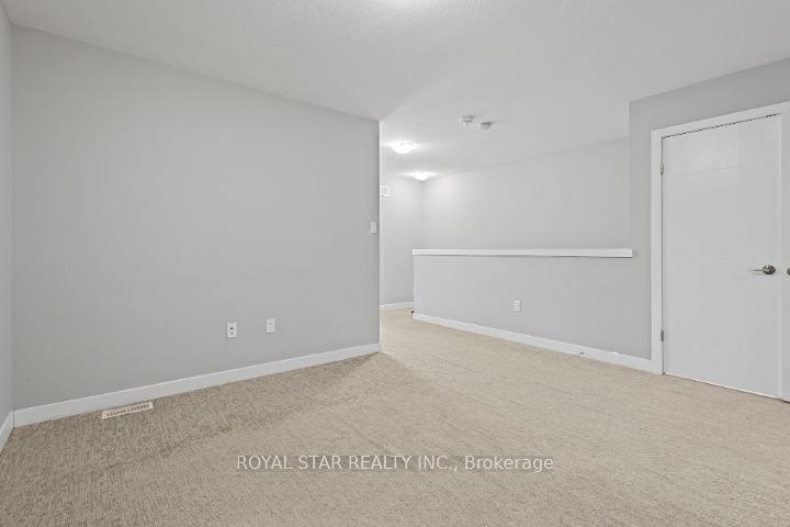 Photo 17 of 916 Robert Ferrie Drive, Kitchener, Doon South — HOMEH
