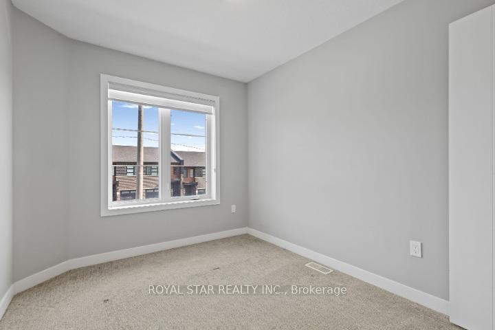 Photo 31 of 916 Robert Ferrie Drive, Kitchener, Doon South — HOMEH