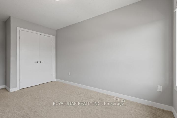 Photo 29 of 916 Robert Ferrie Drive, Kitchener, Doon South — HOMEH