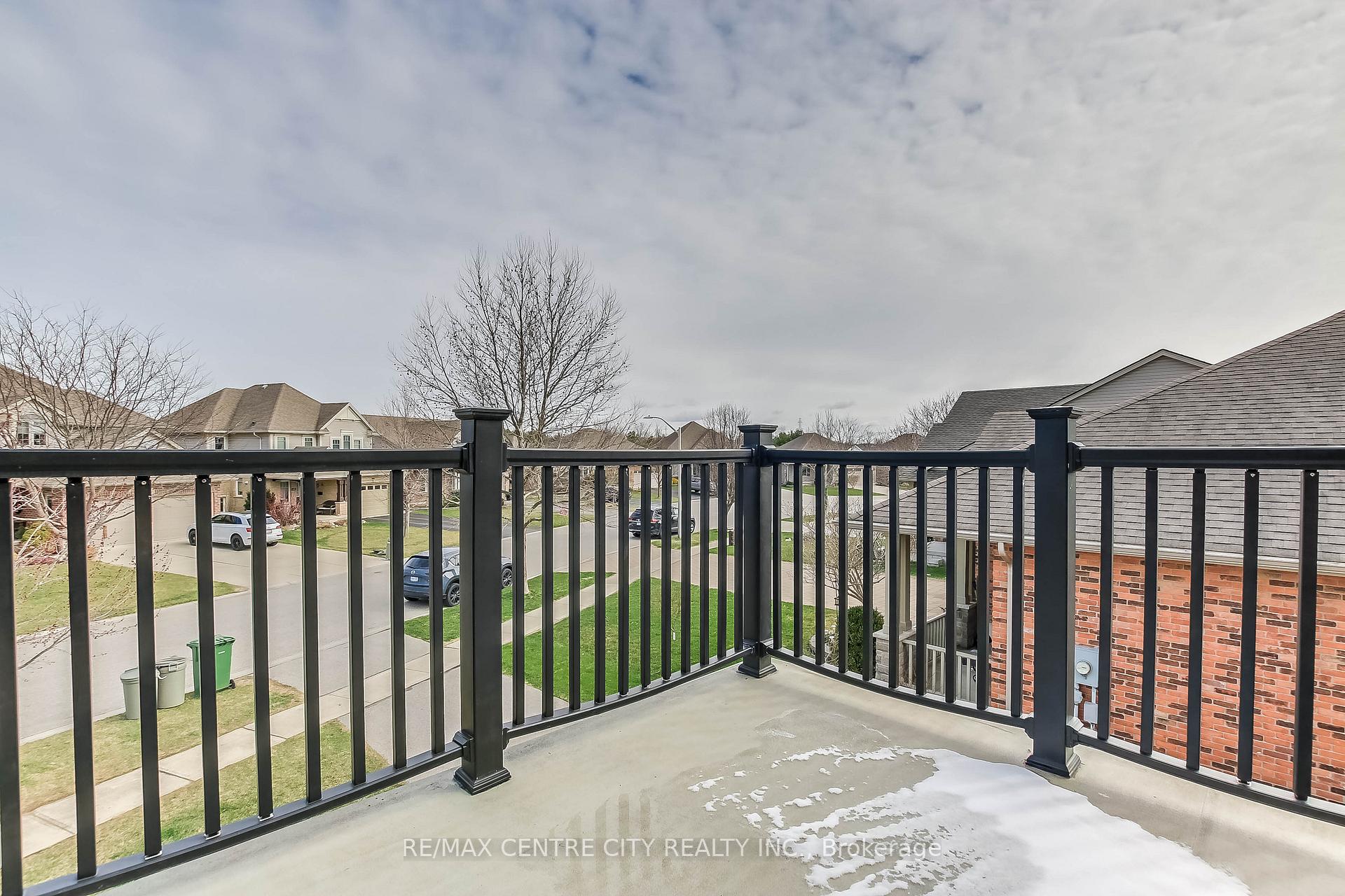 Photo 14 of 18 Circlewood Drive, St. Thomas — HOMEH